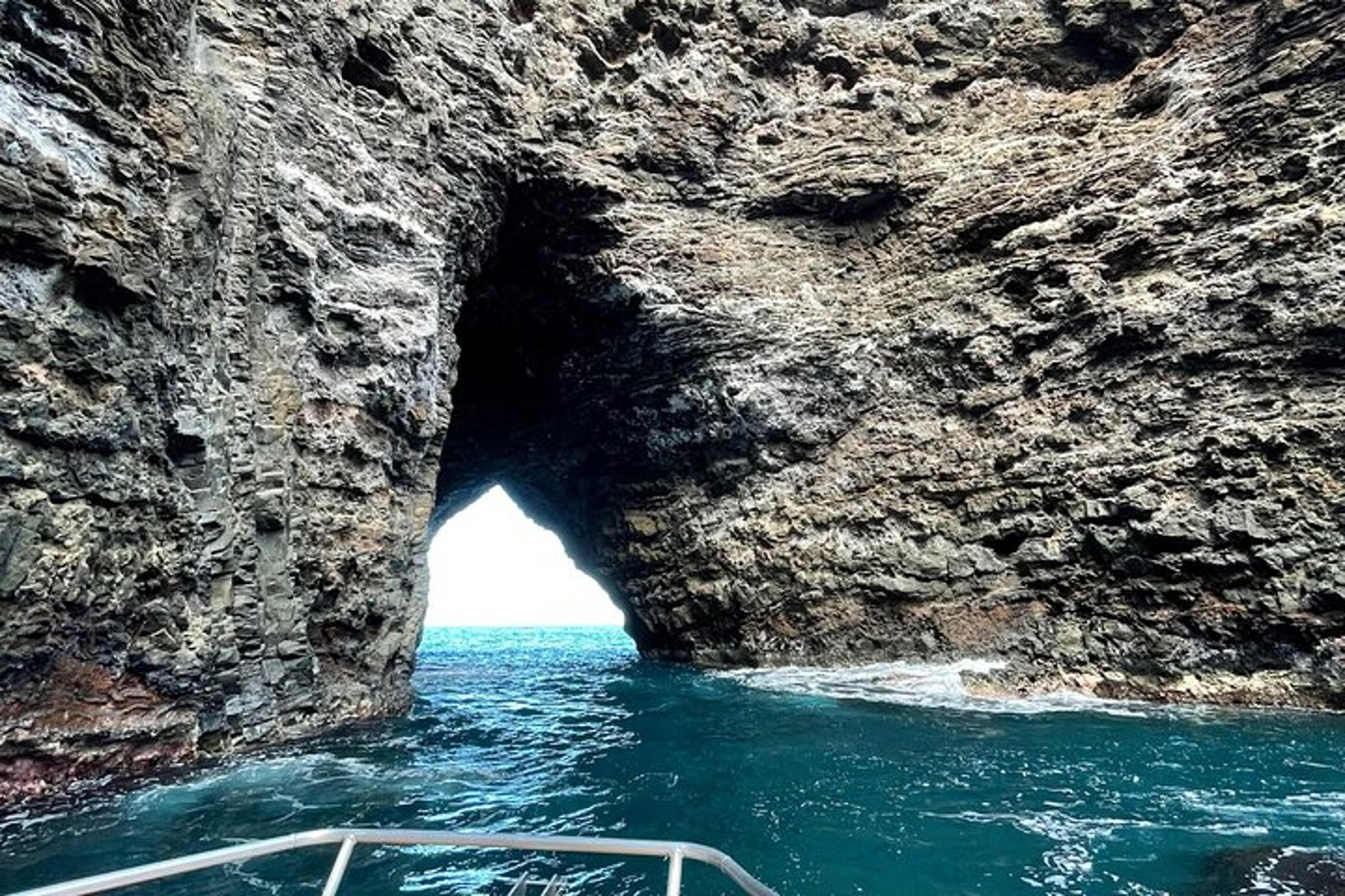 Kauai NaPali Coast Boat Tour on the Amelia K