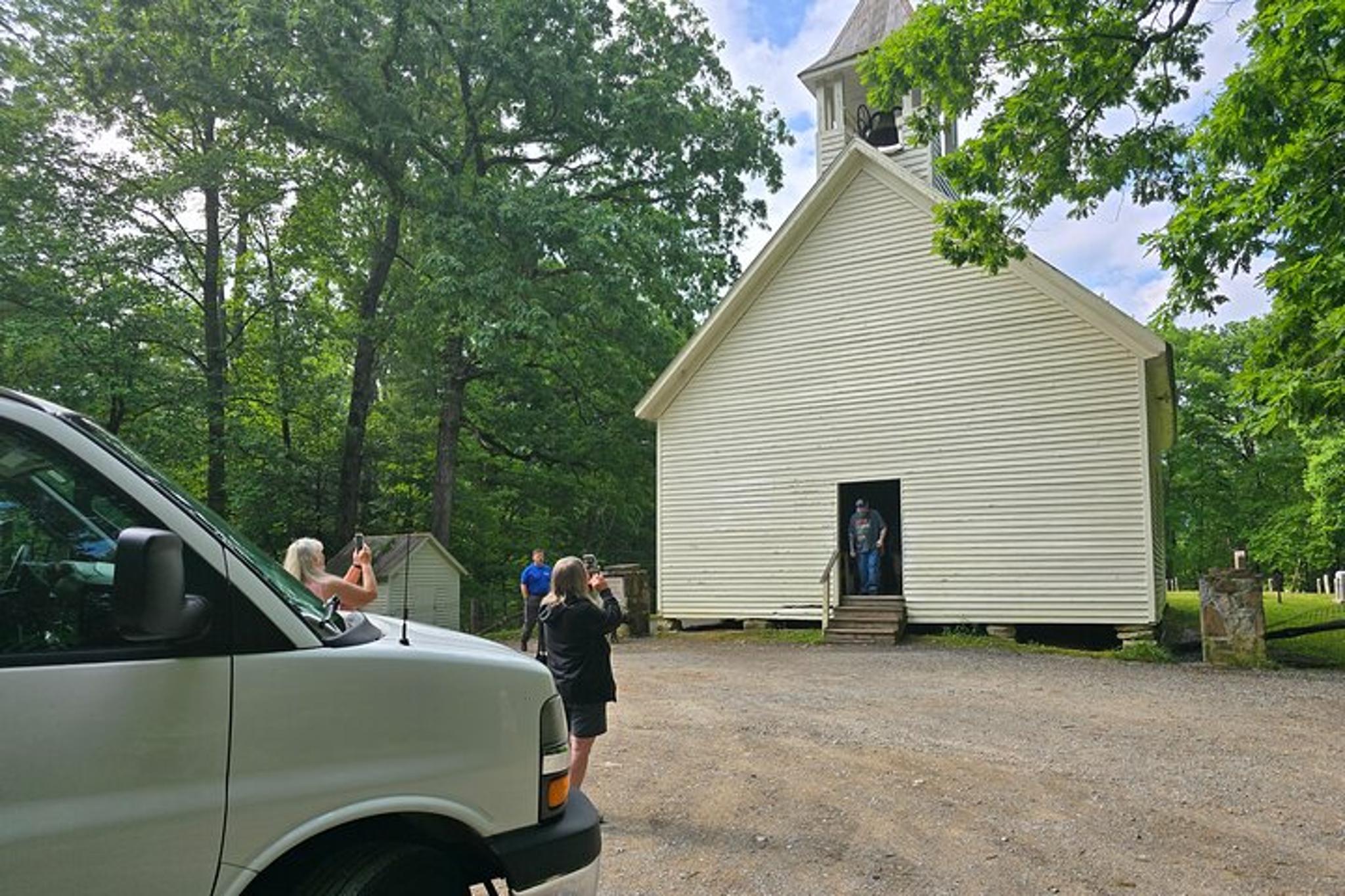 Cades Cove and Foothills Parkway Spring Tour - Image 5