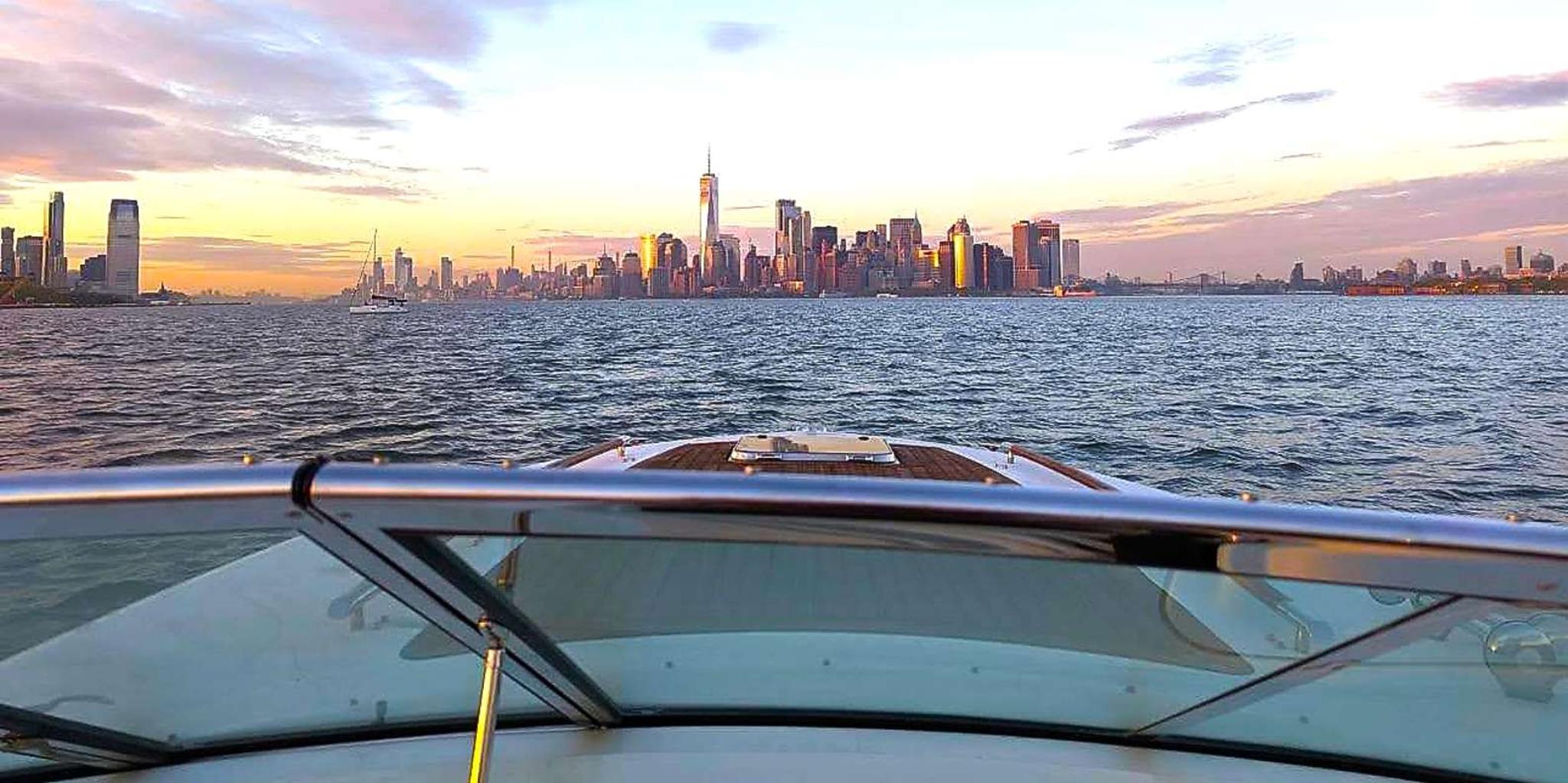 New York City Fall Foliage Yacht Tour - Image 5