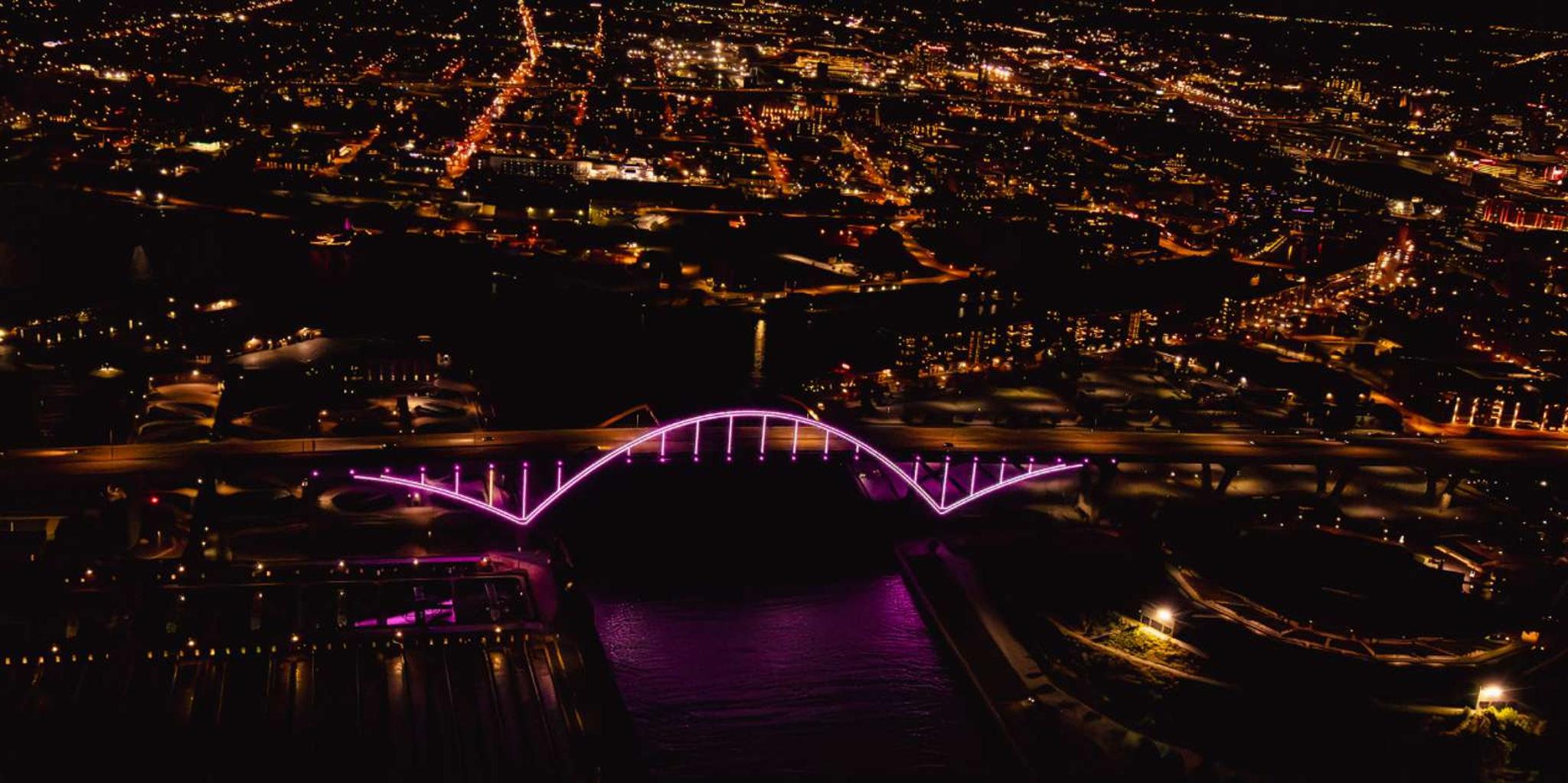 Milwaukee Helicopter Tour Over Downtown and Lakefront - Image 5