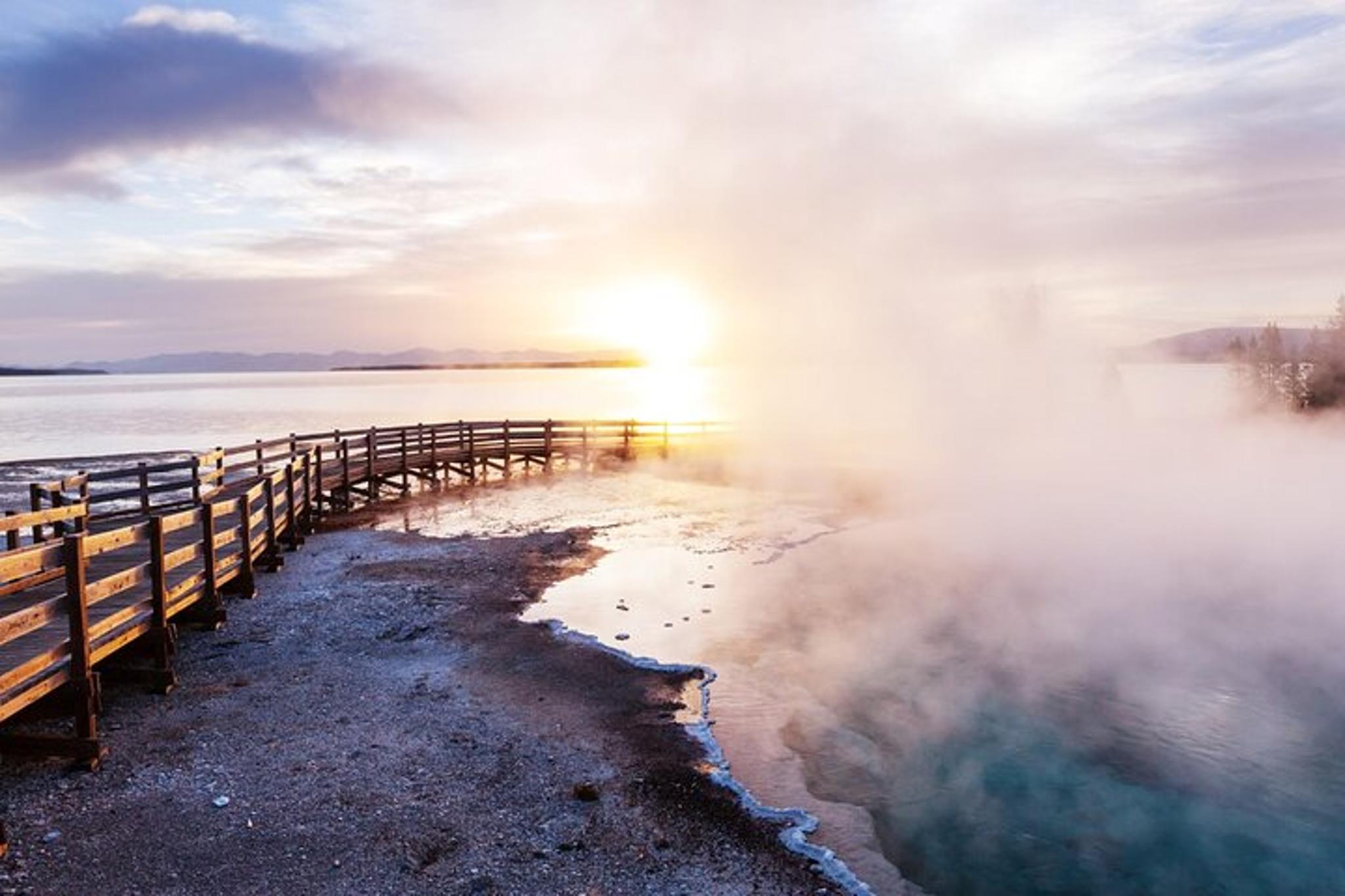 Yellowstone Hot Spring & Geyser Basin Tour - Image 3