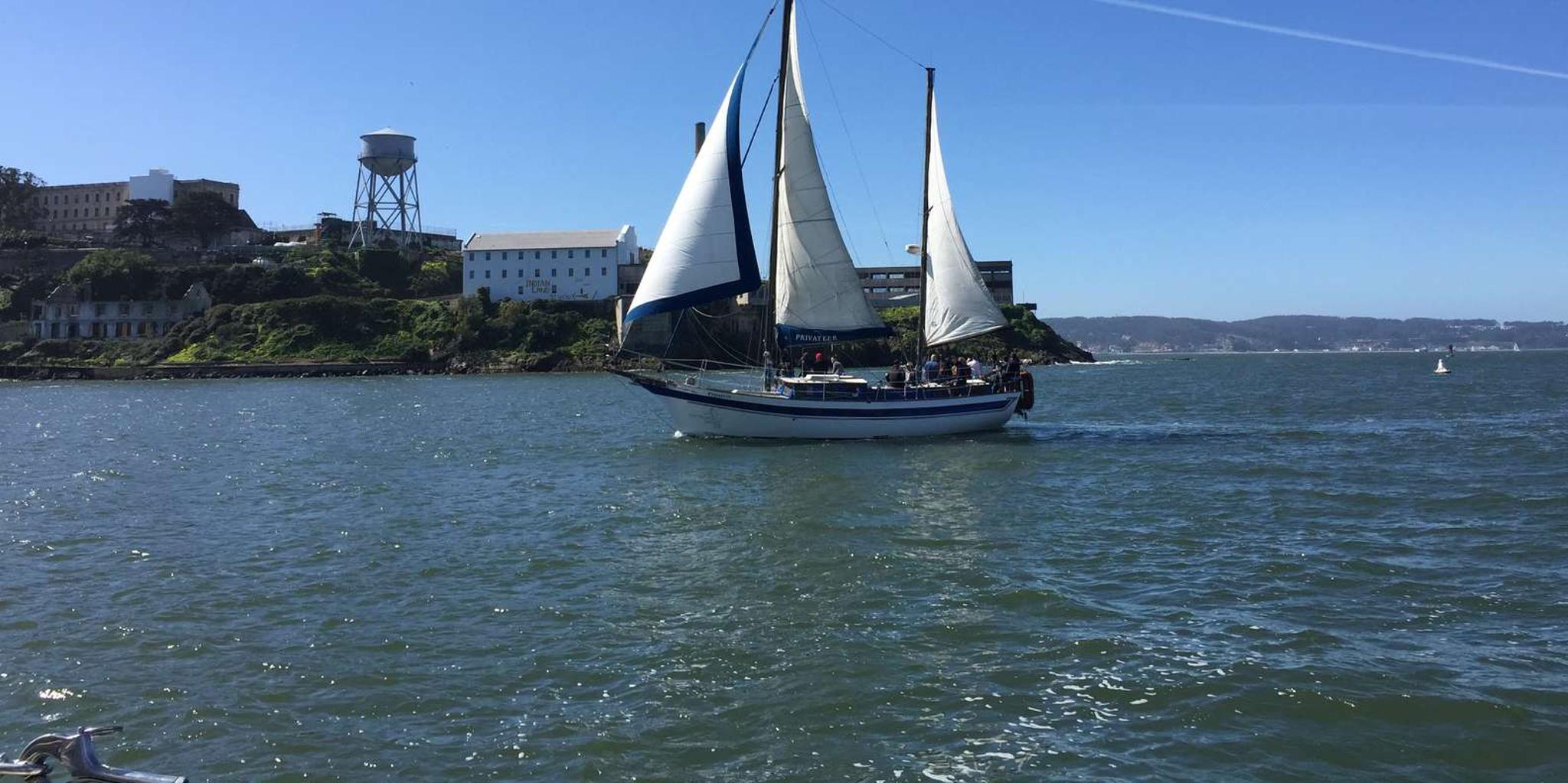 San Francisco Bay Sailing Tour with Drinks