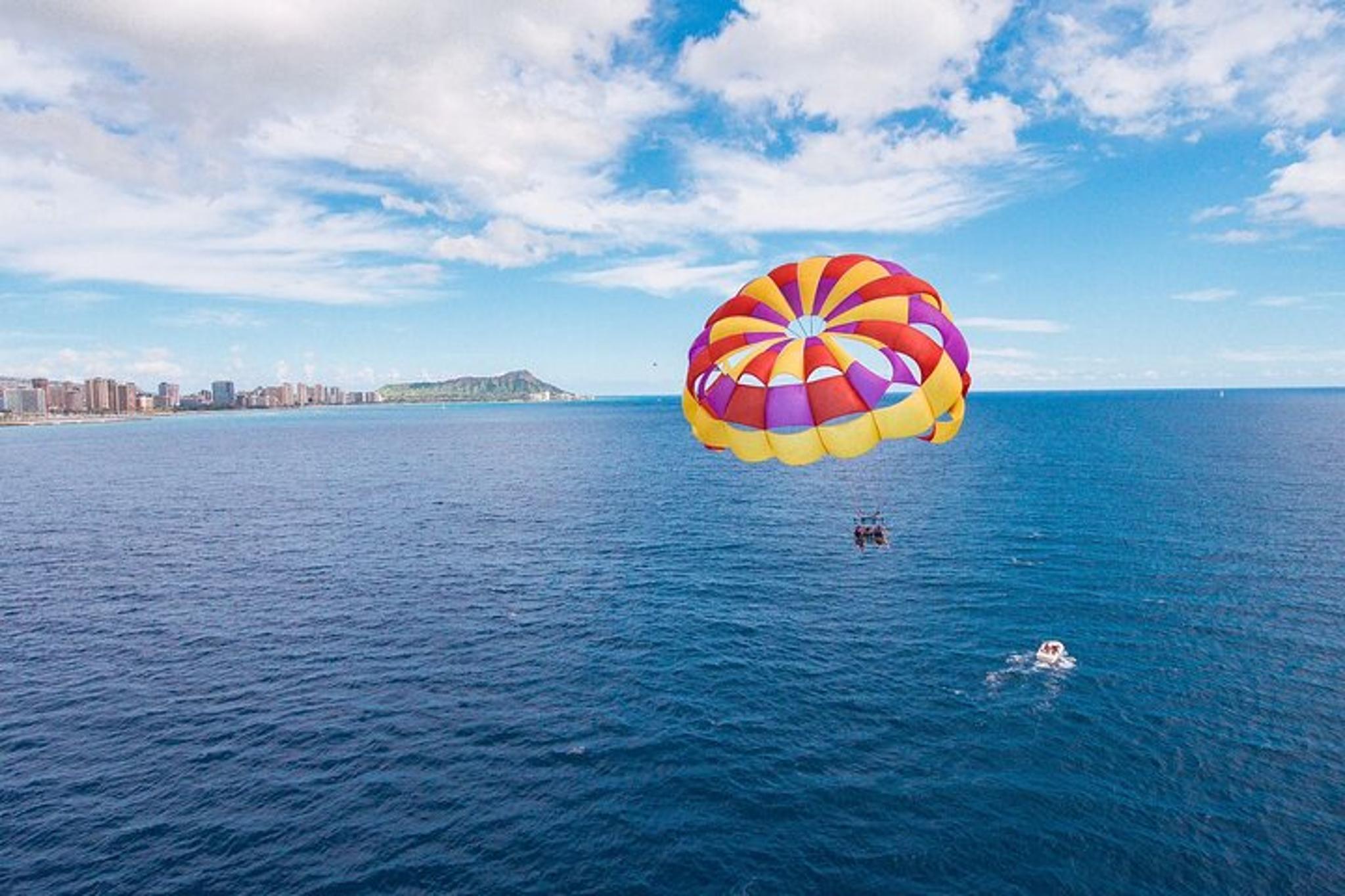 Honolulu Diamond Head Sunrise and Parasail Tour - Image 1
