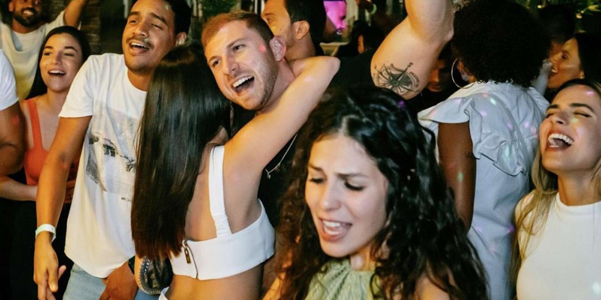 Miami Pub Crawl and Clubbing Experience - Image 2