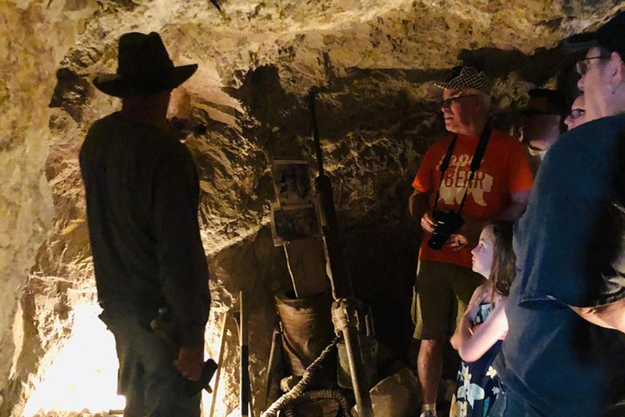 Las Vegas Ghost Town and Gold Mine Tour with Hoover Dam