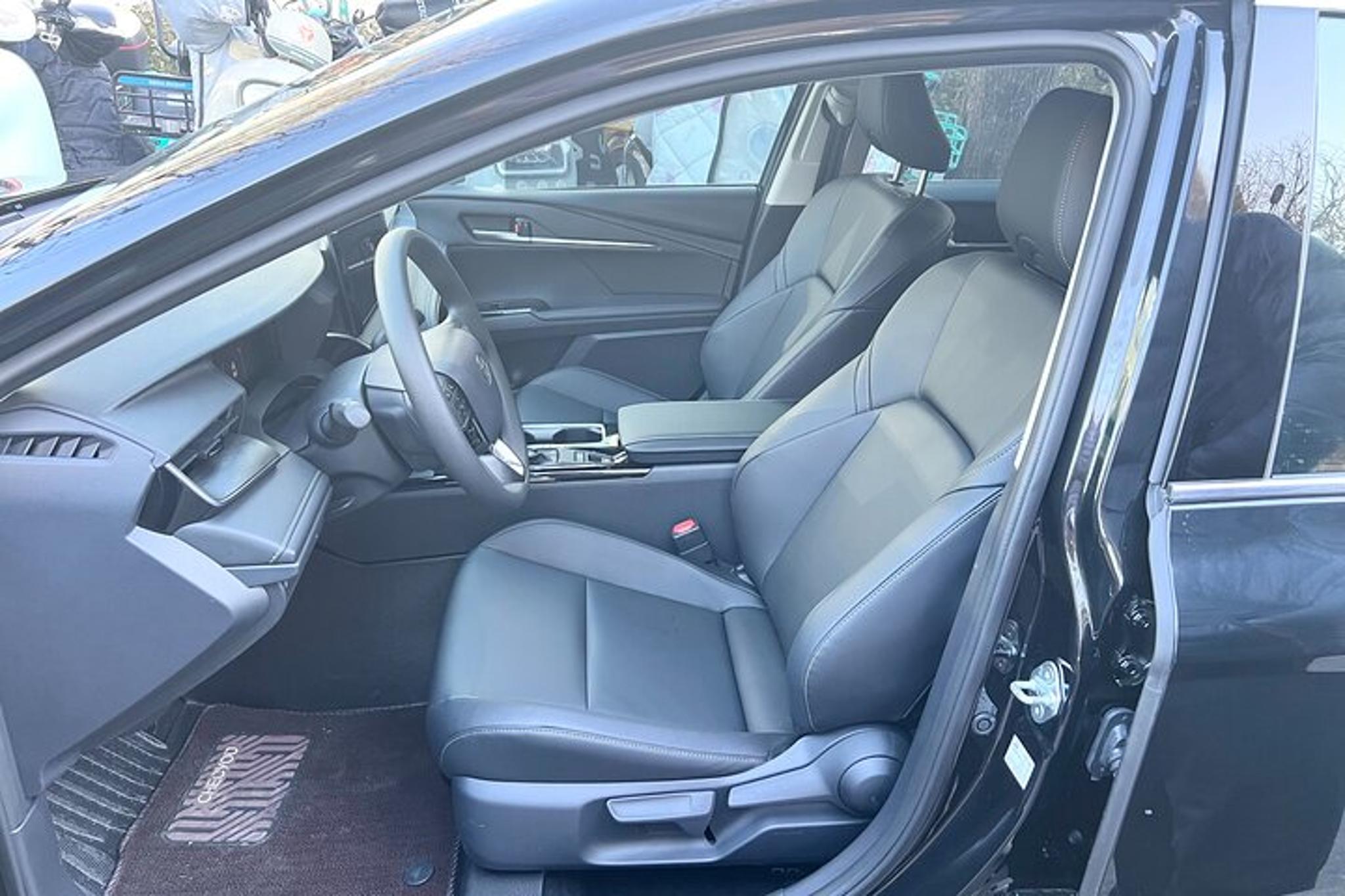 San Francisco Airport Chauffeur Transfer - Image 4