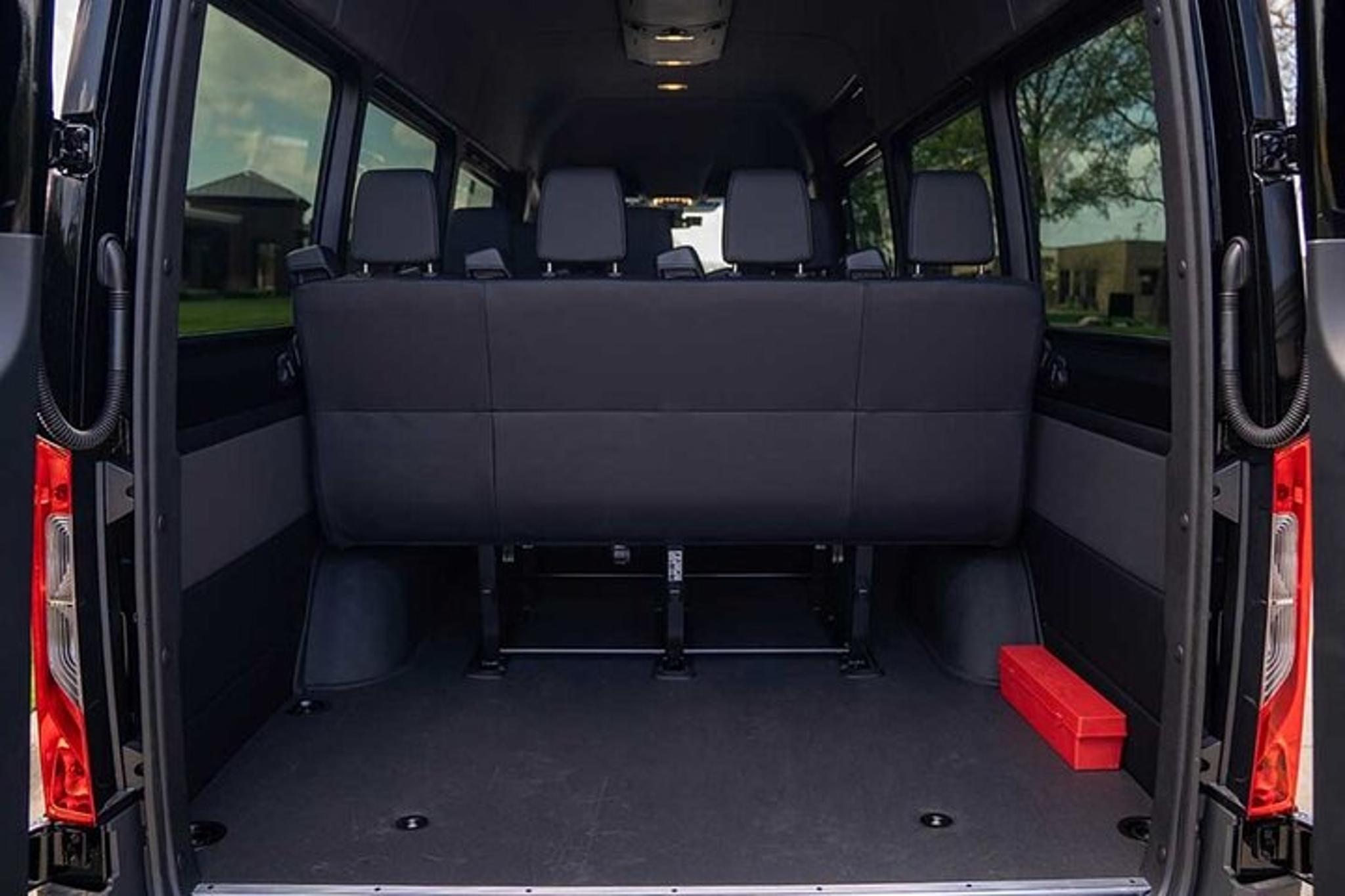 Honolulu Minibus Airport Transfer - Image 2