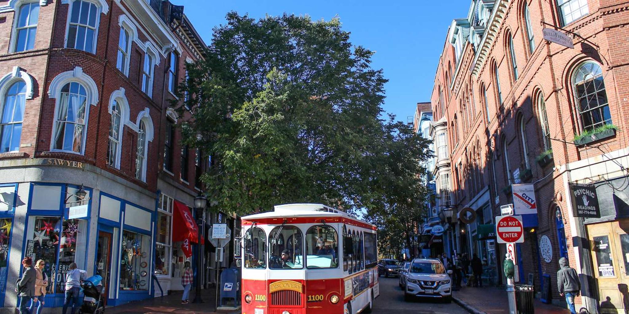 Portland City Trolley Tour with Lighthouse Stop - Image 4