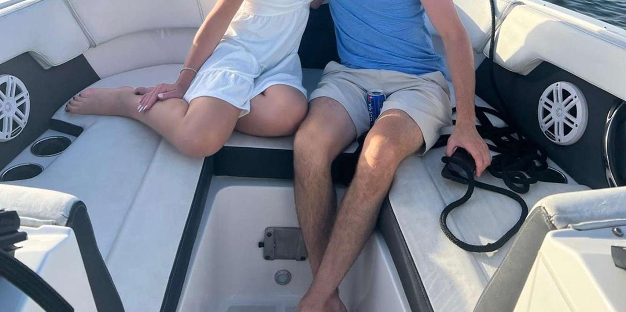 Miami Private Boat Ride with Champagne 1 hr - Image 4
