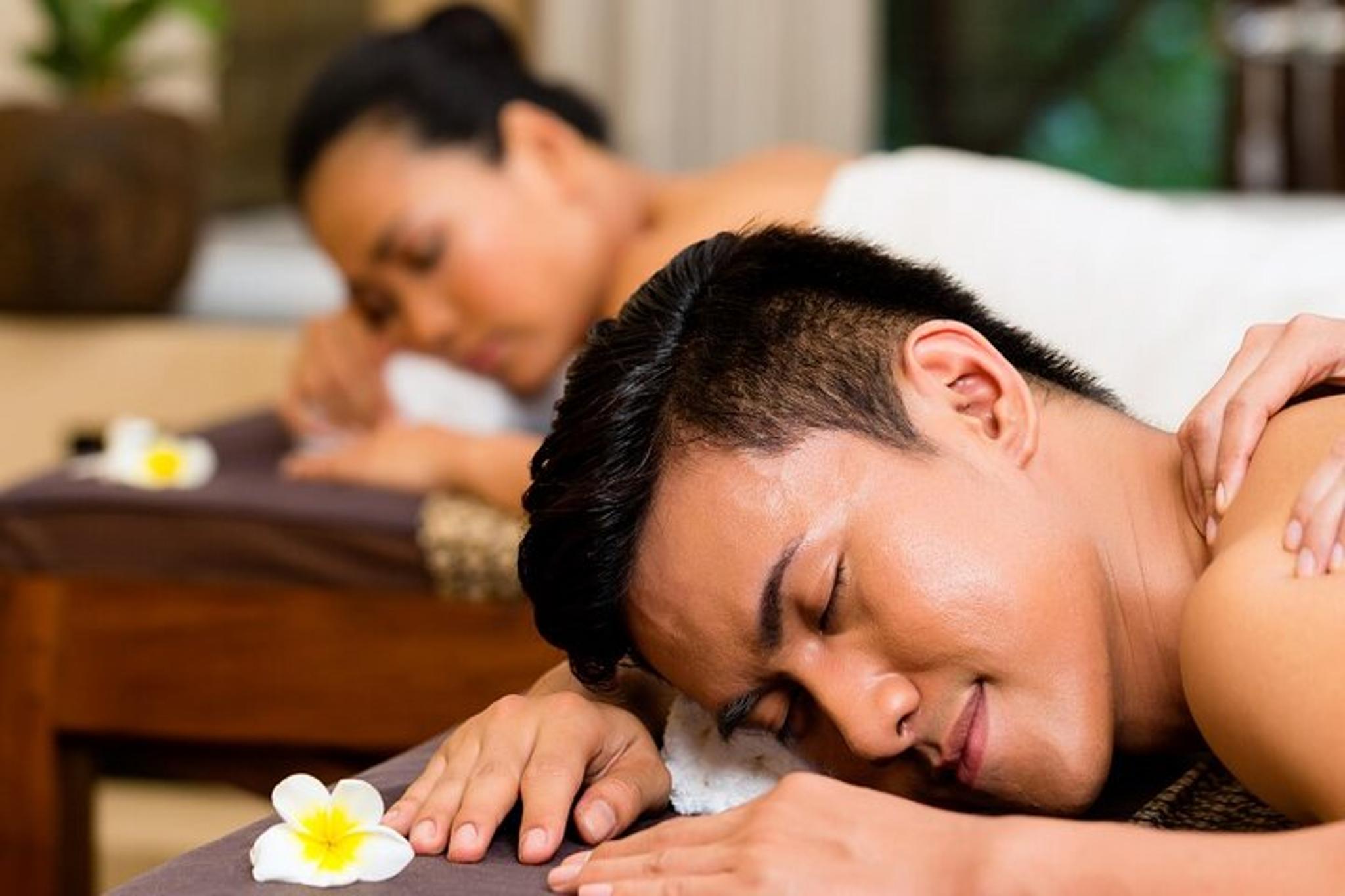 Honolulu Couples Massage Package 90 Min - Image 1