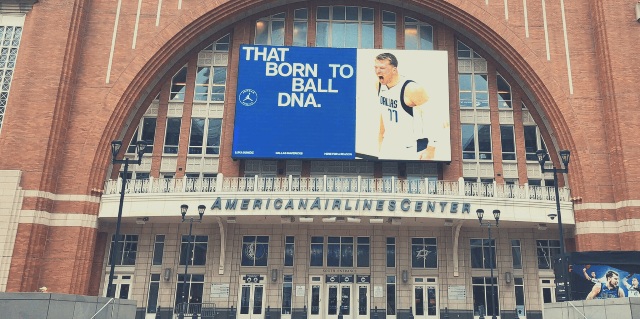 Dallas Sports Game Ticket at American Airlines Center - Image 4