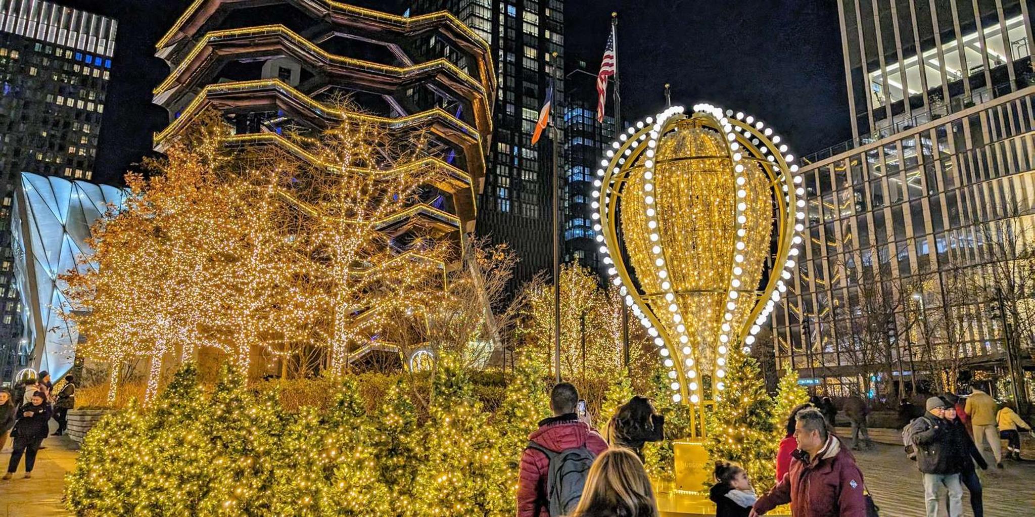 New York City Holiday Lights Bus Tour - Image 5