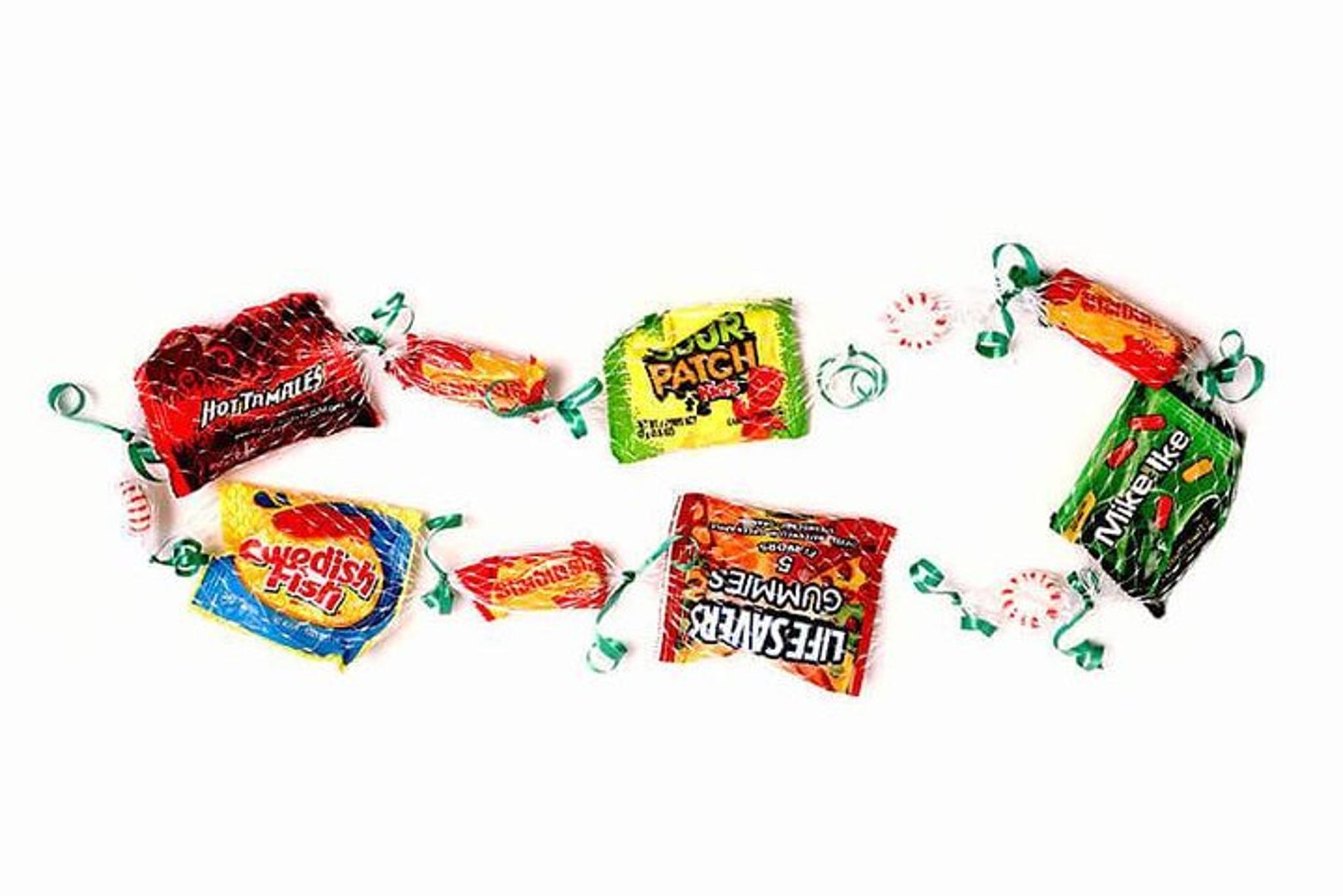 Maui Airport Candy Lei Greeting - Image 1