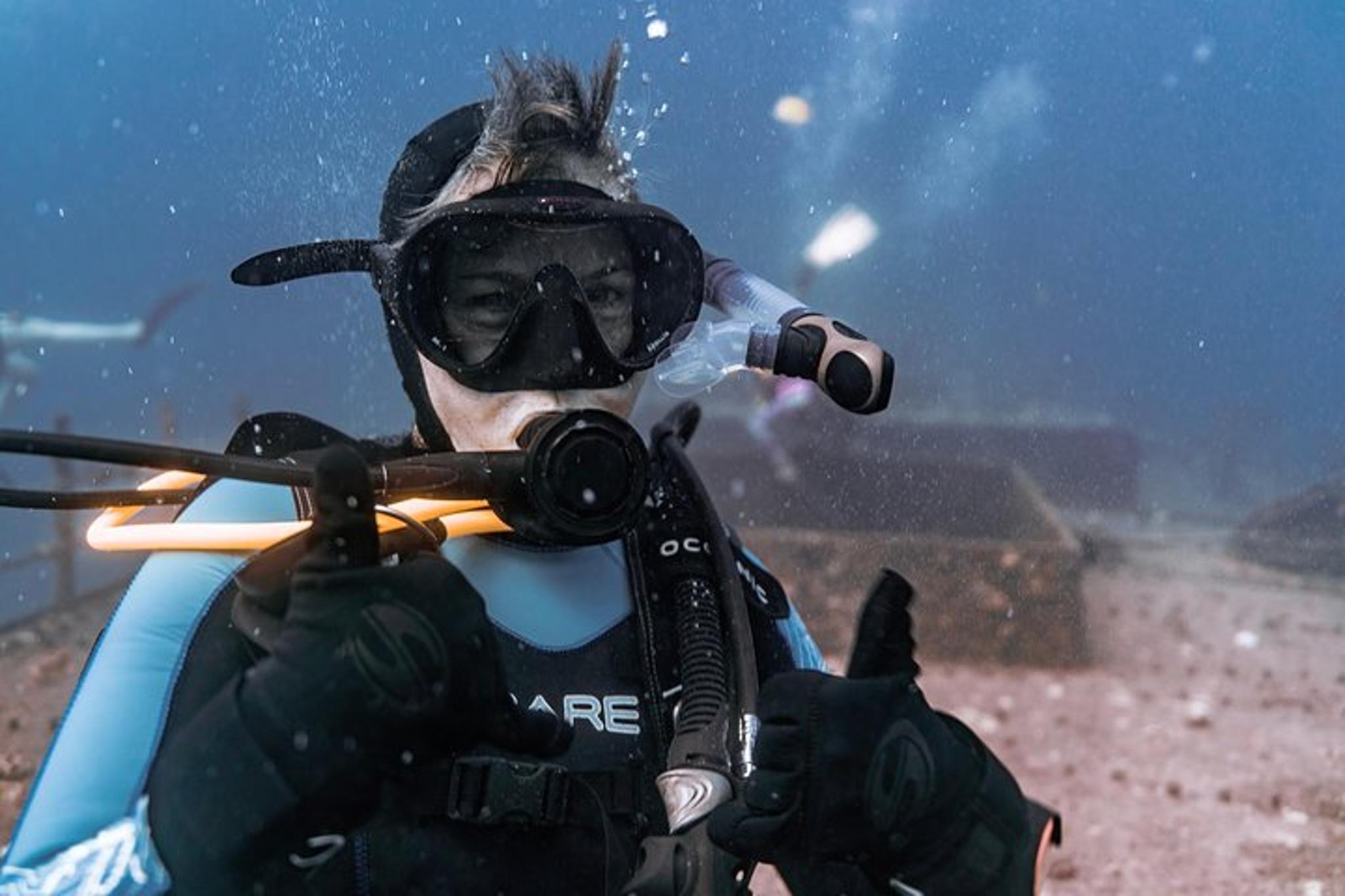 Waikiki SCUBA Diving Wreck Tour - Certified Divers - Image 2