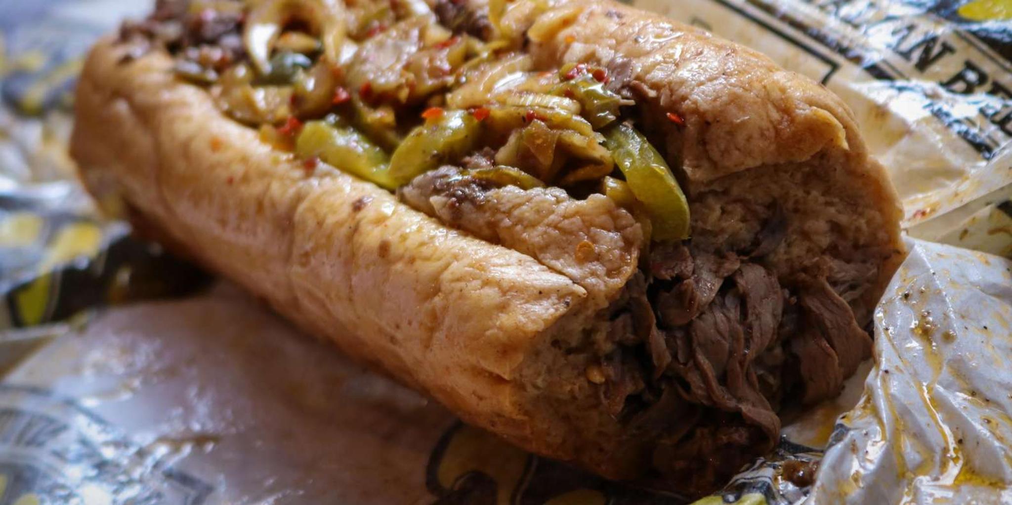 Chicago Loop Food Tour with Deep Dish Pizza - Image 4