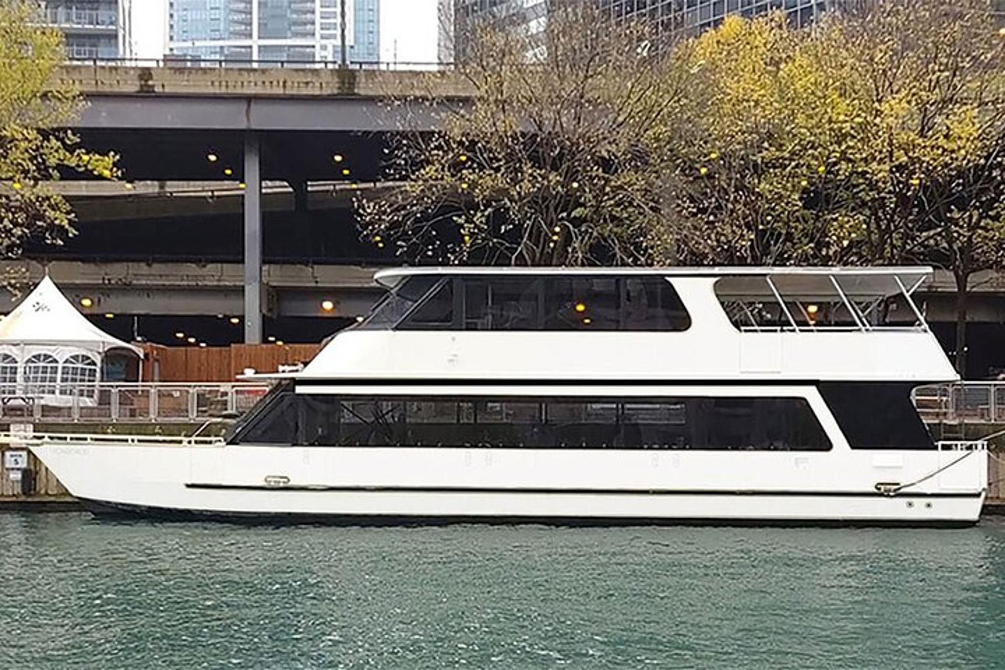 Chicago Skyline Party Cruise on Lake Michigan - Image 2