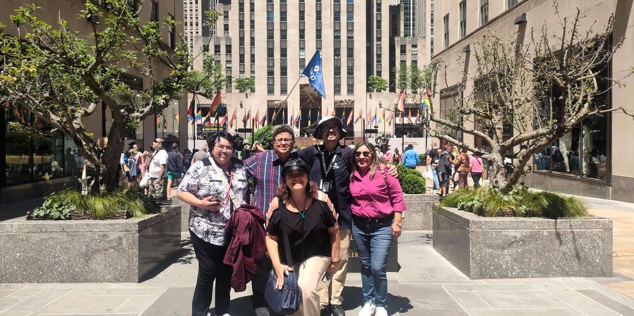 New York Fifth Avenue Guided Tour with Top of the Rock - Image 6