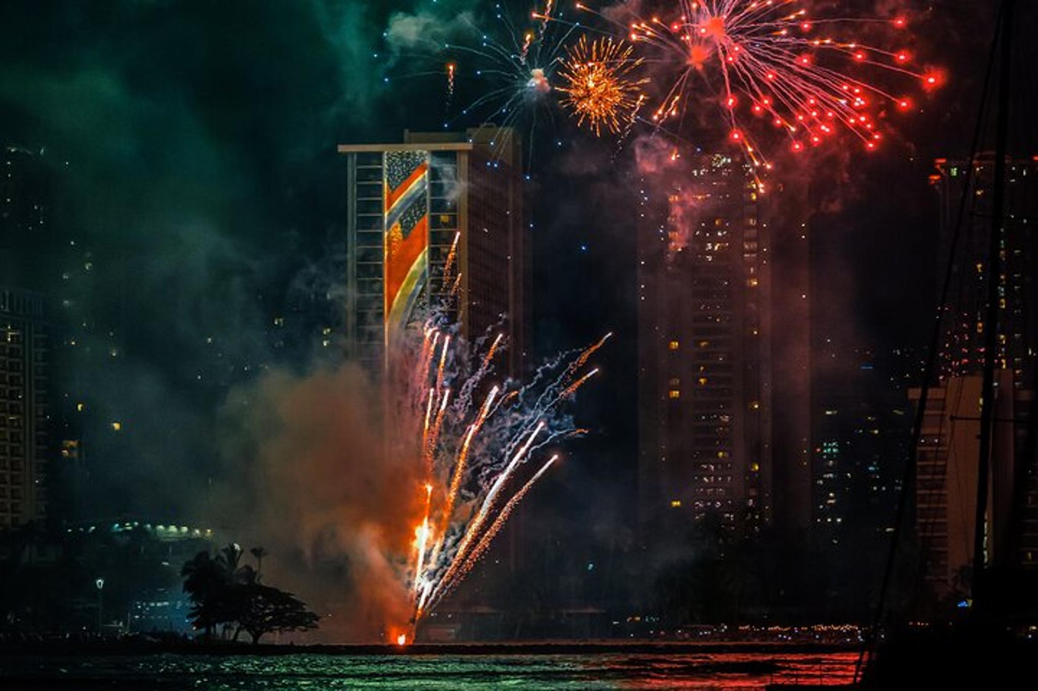 Waikiki Firework Cruise - Image 6