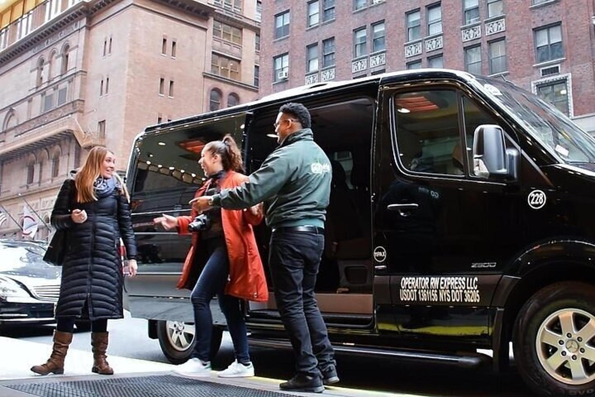 New York City Airport Transfer to LGA - Image 2