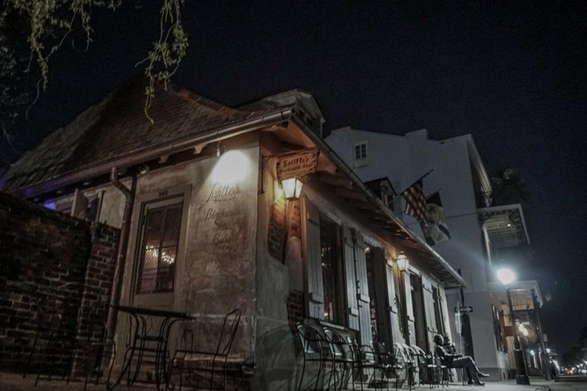 New Orleans Haunted Pub Crawl & Ghost Tour - Image 3