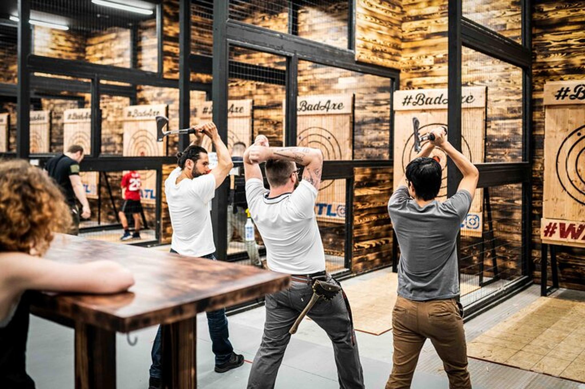 Indianapolis Axe Throwing Experience 1 hr - Image 3