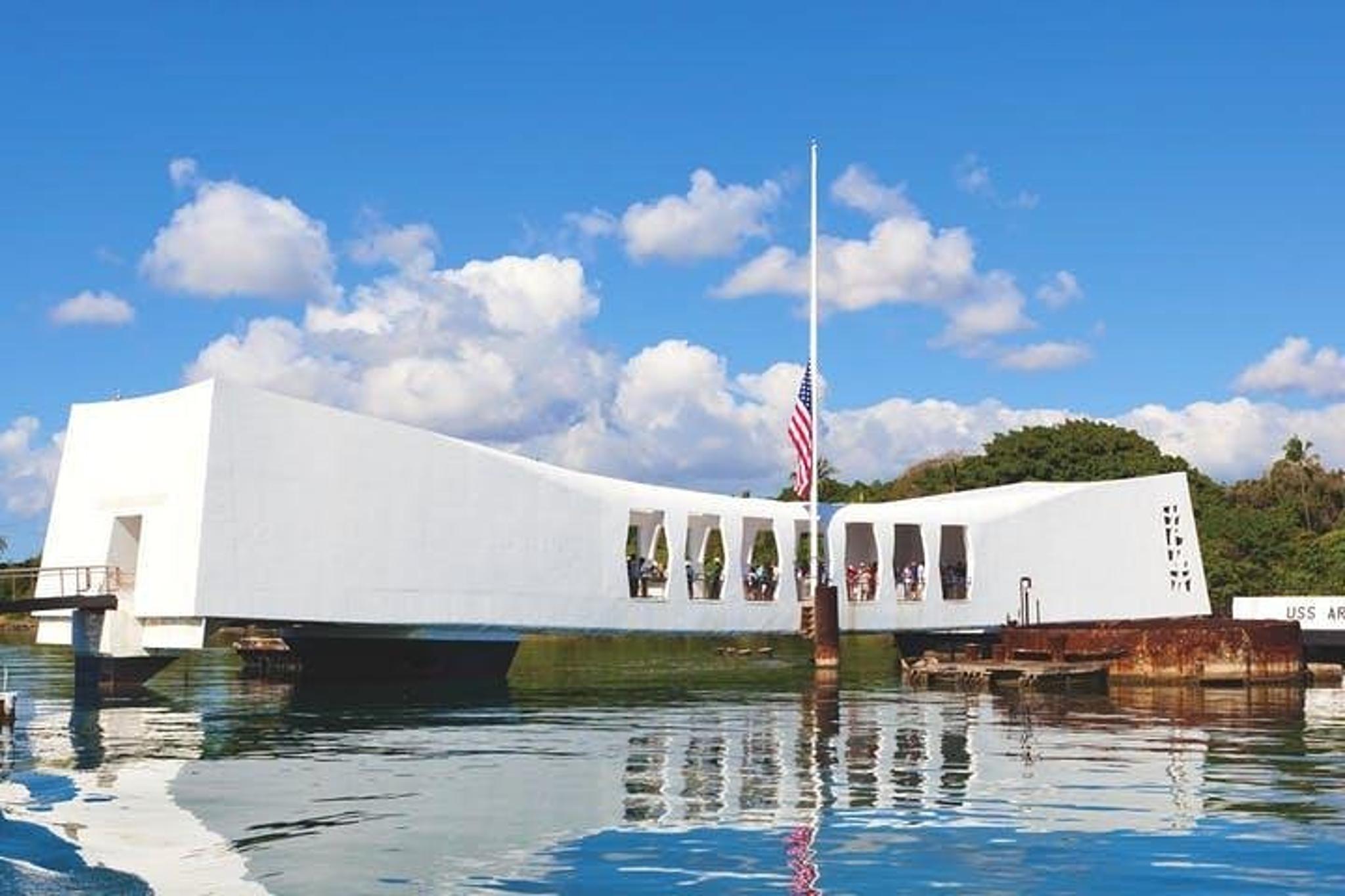 Honolulu Pearl Harbor and City Tour - Image 2