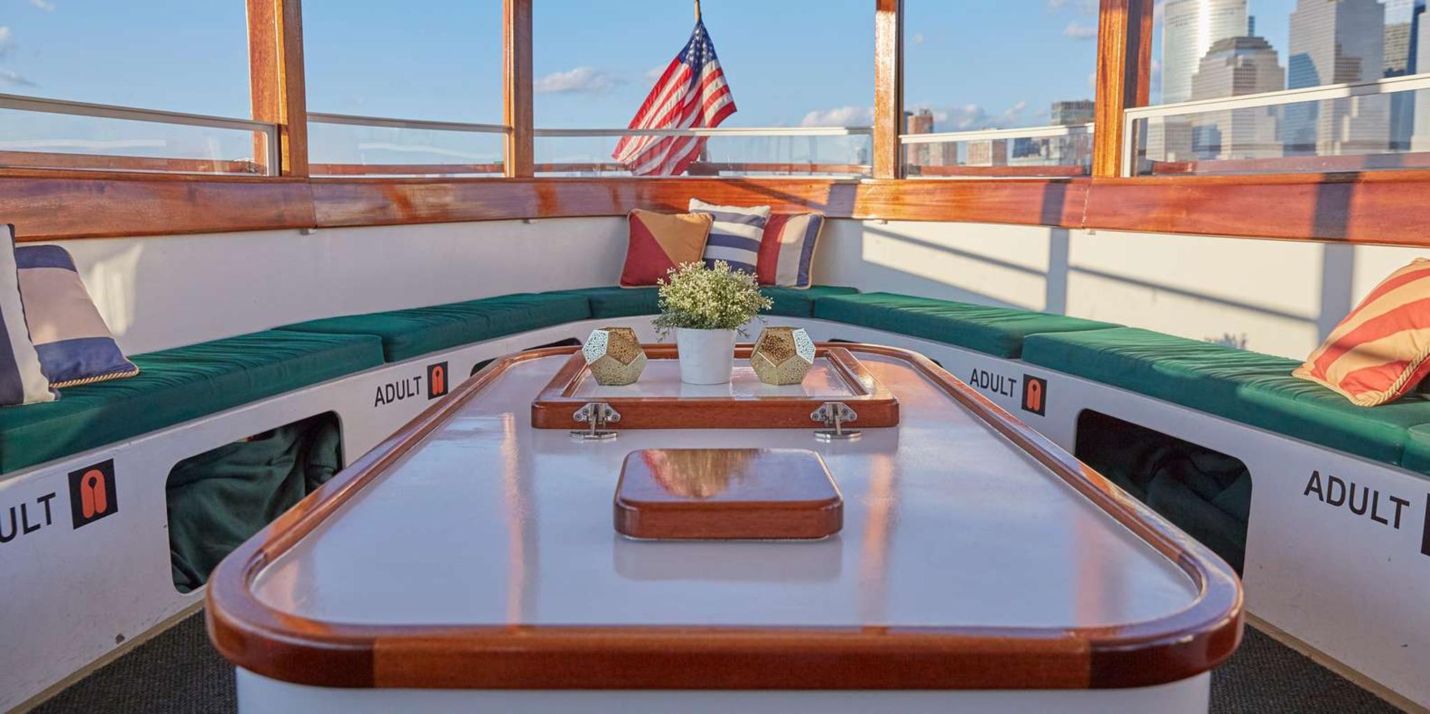 New York City Hudson River Fall Foliage Yacht Tour - Image 3