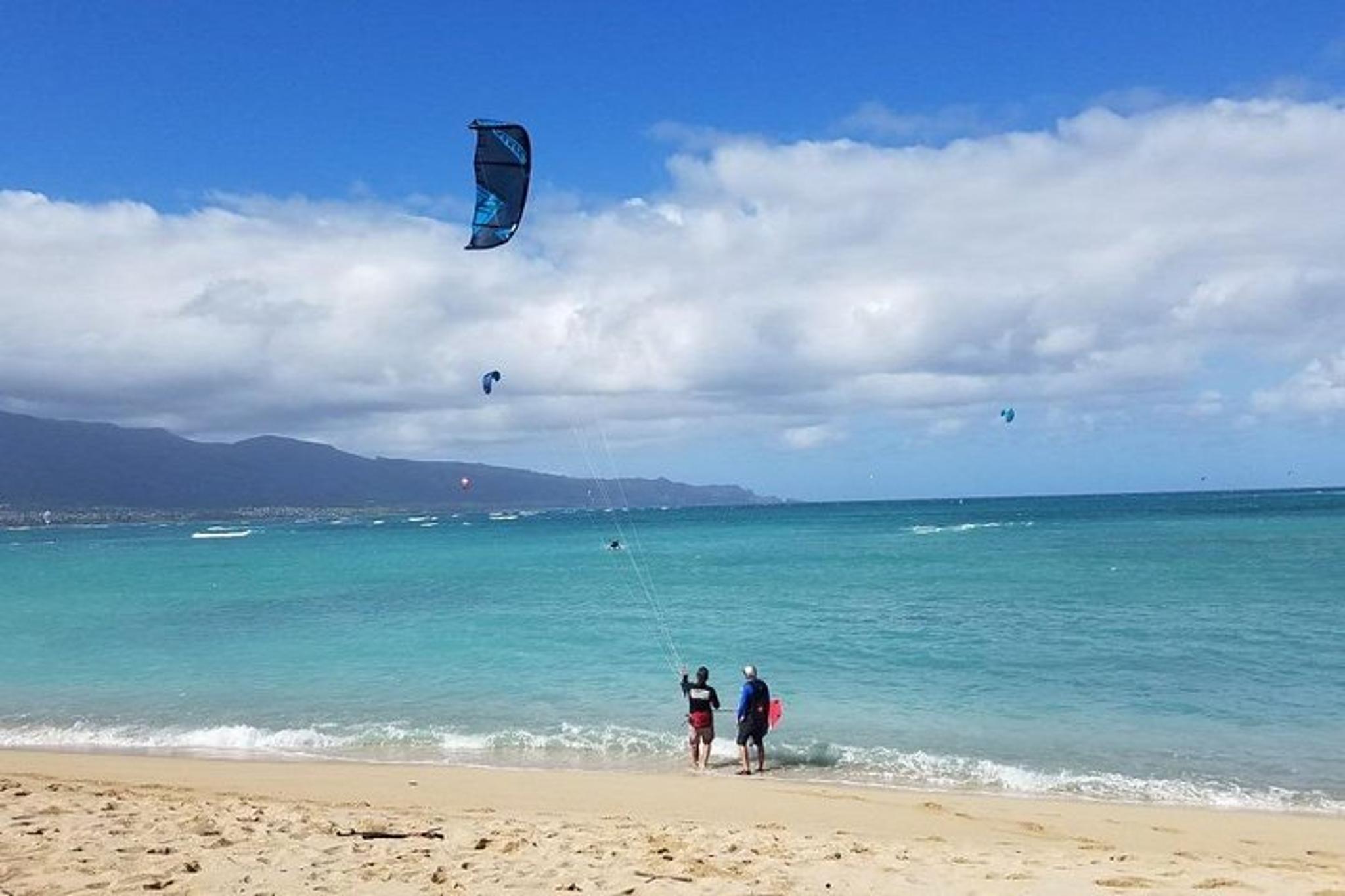 Kahului Kiteboarding Course at Kanaha Beach - Image 2