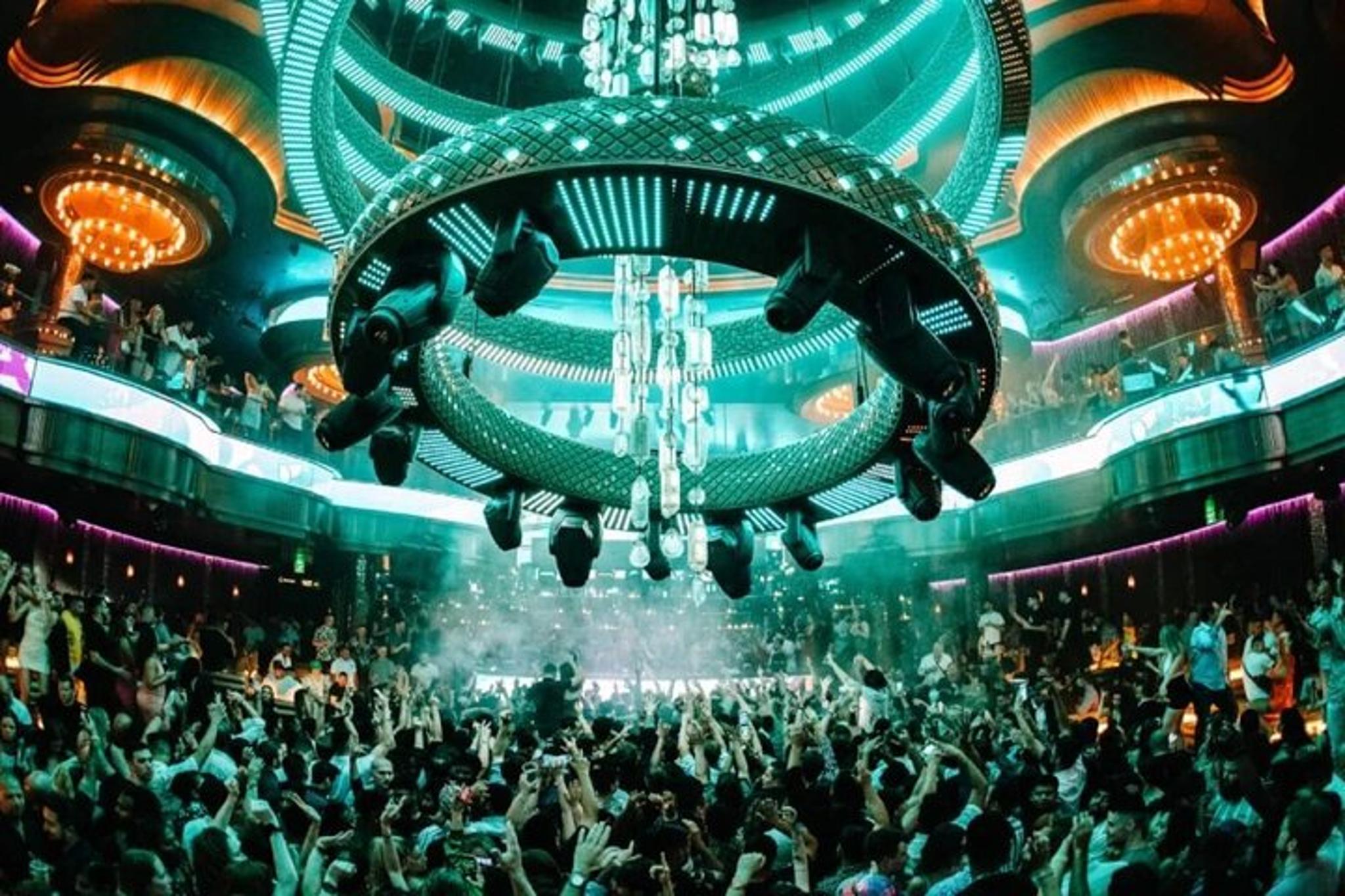 Las Vegas Nightclub Tour by Party Bus