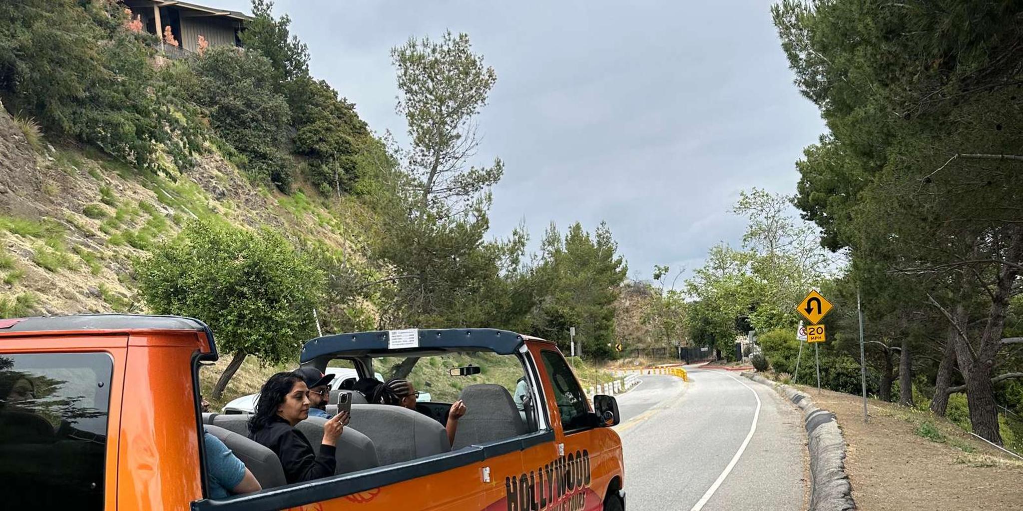 Los Angeles Hollywood and Beverly Hills Open-Top Bus Tour - Image 4