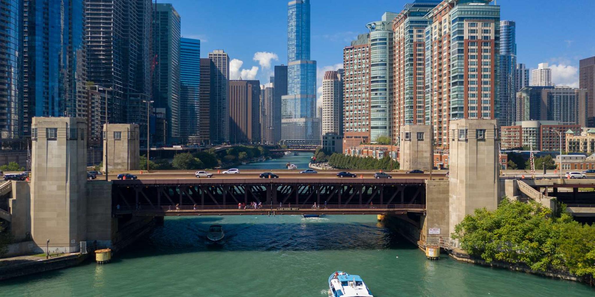 Chicago Sightseeing River and Lake Cruise - Image 3