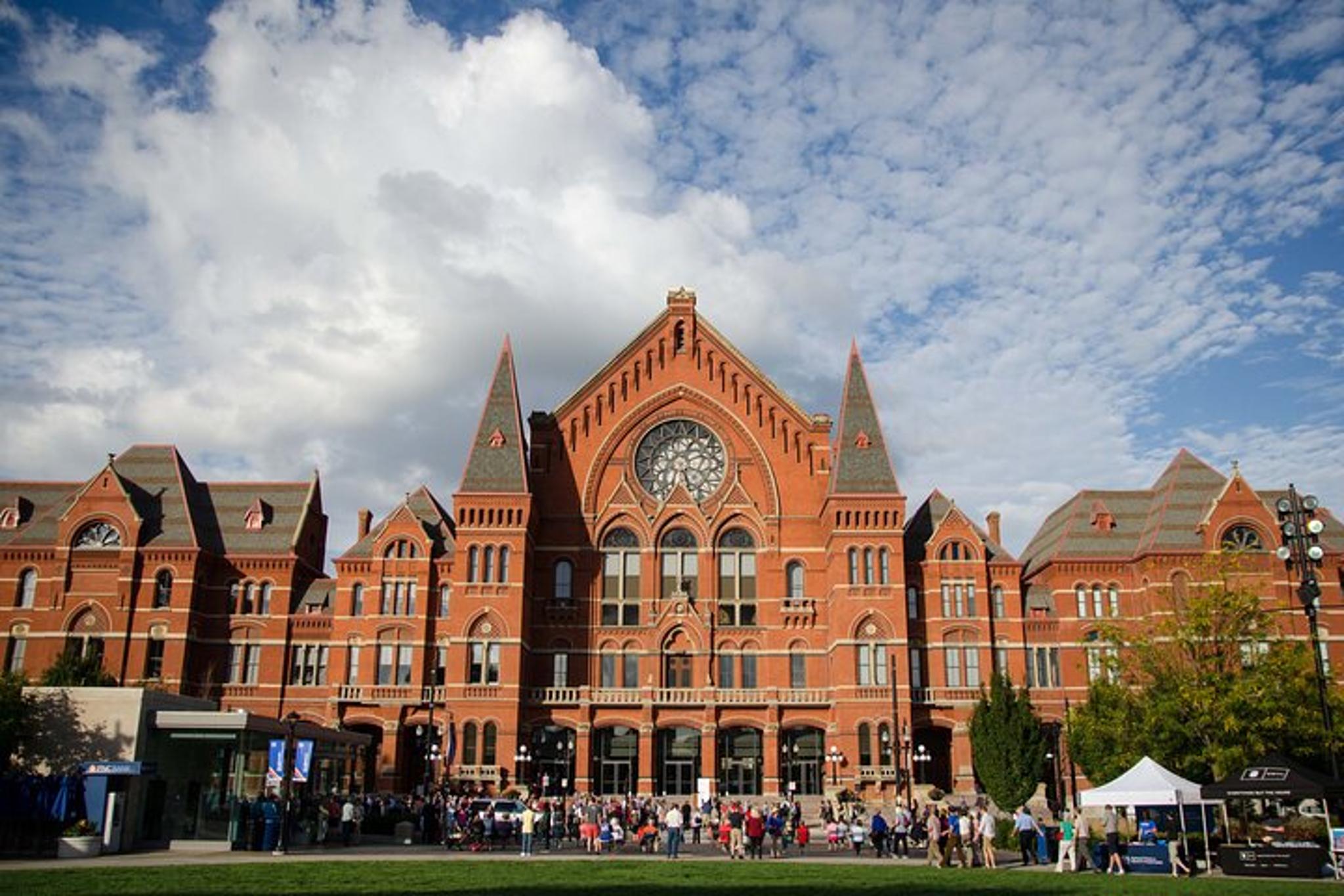 Cincinnati Scavenger Hunt Walking Tour - Image 1