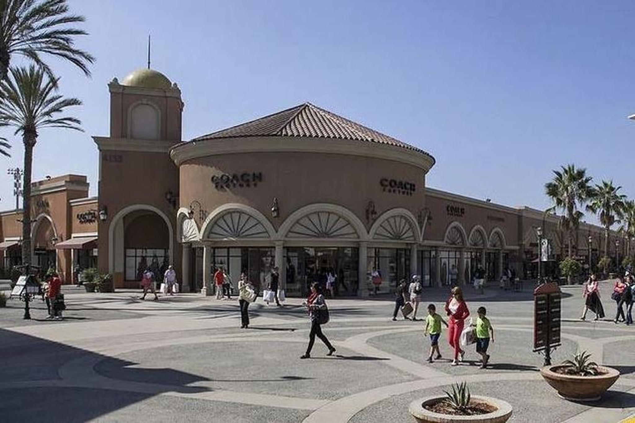 San Diego Shopping Tour to Las Americas Outlet - Image 6