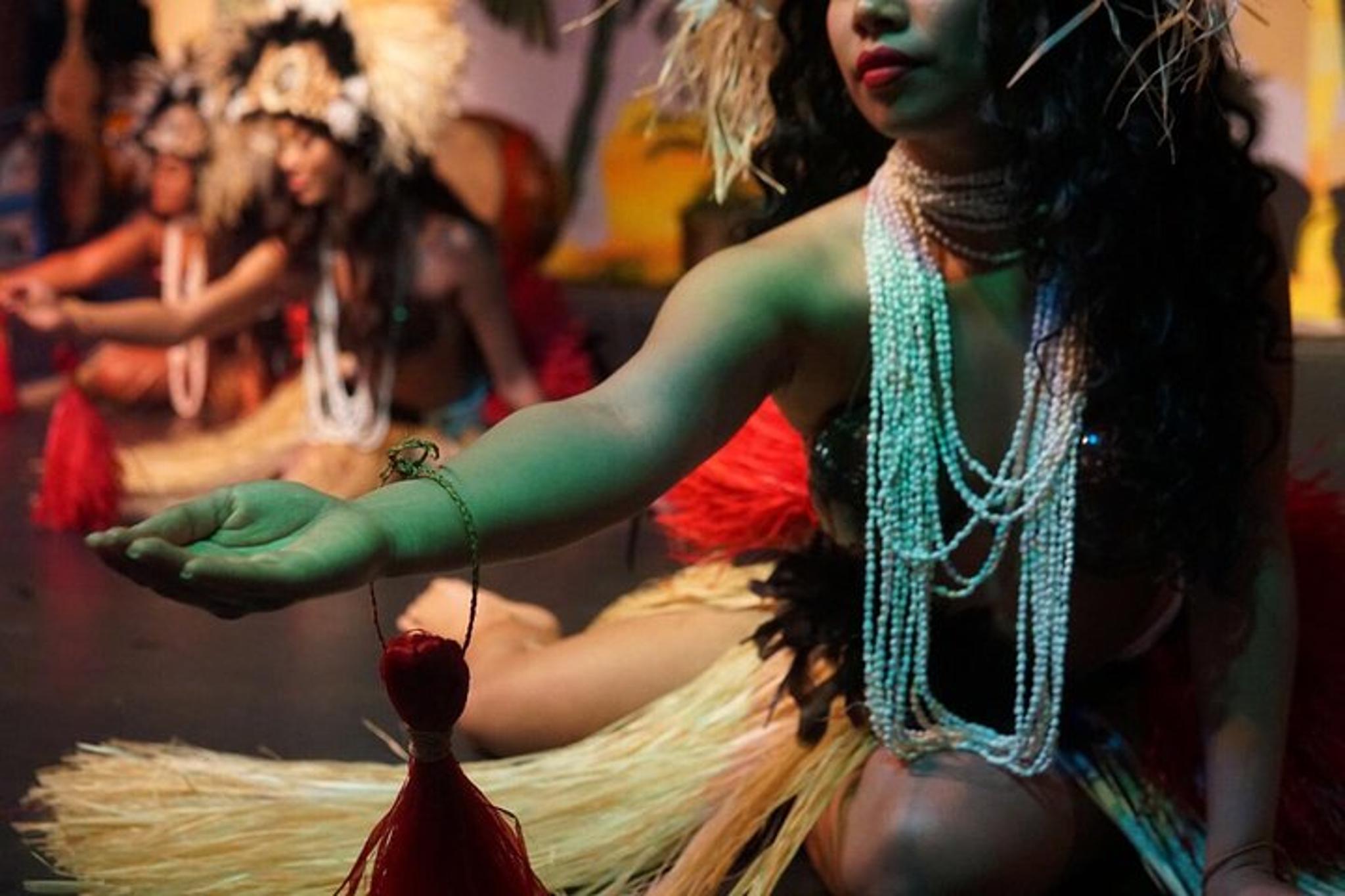 Daytona Beach Polynesian Fire Show and Dinner