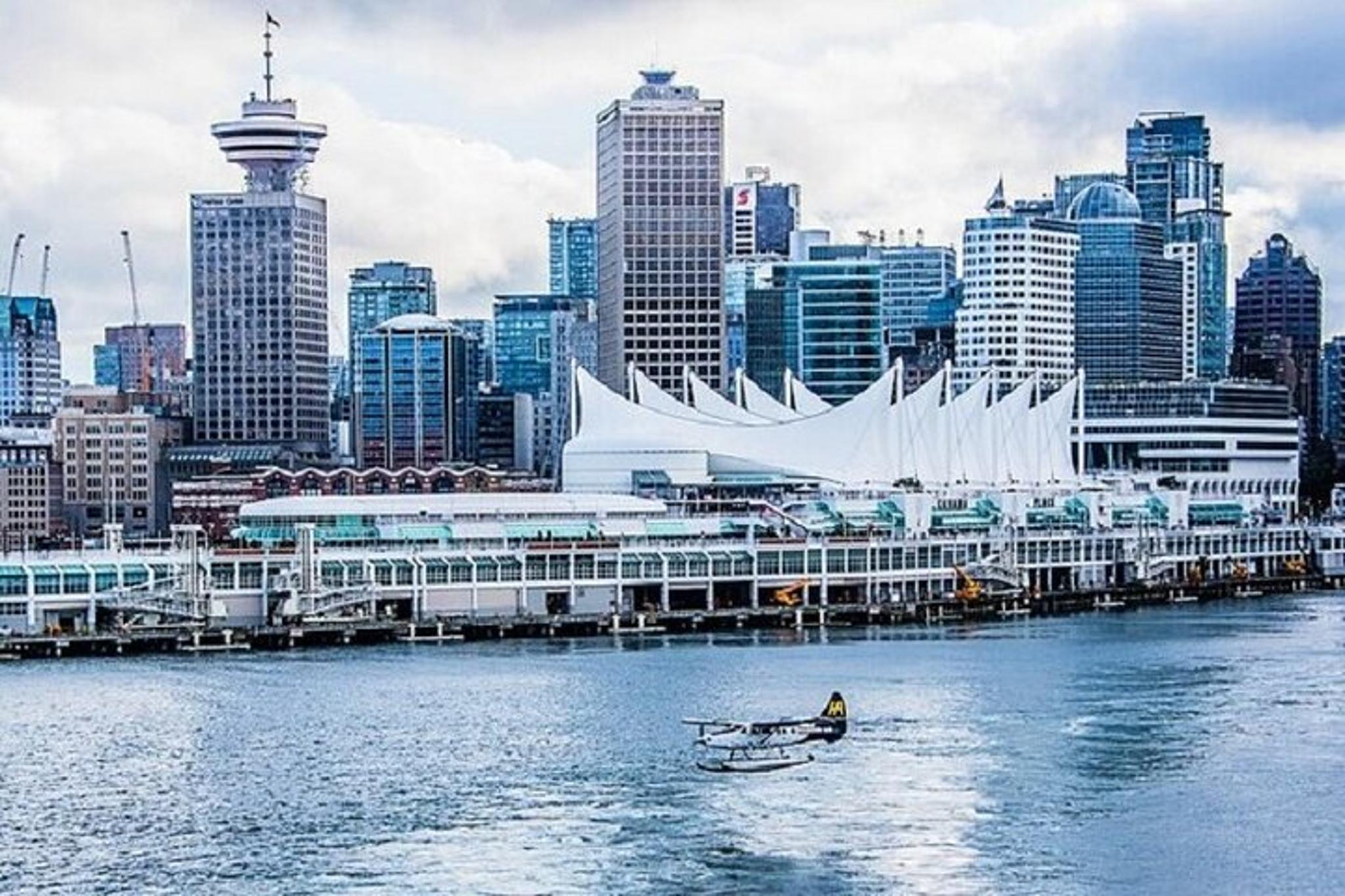 Seattle to Vancouver Urban and Scenic Day Trip - Image 5