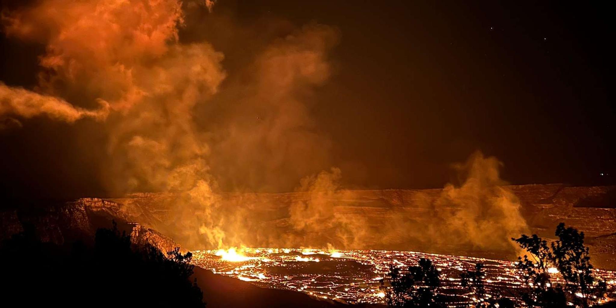 Hilo Volcano and Black Sand Beach Tour - Image 2