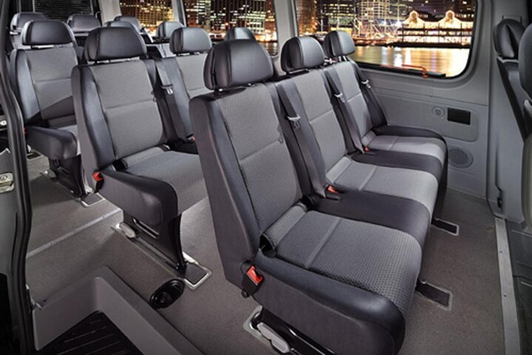 Honolulu Airport Arrival Van Transfer - Image 2