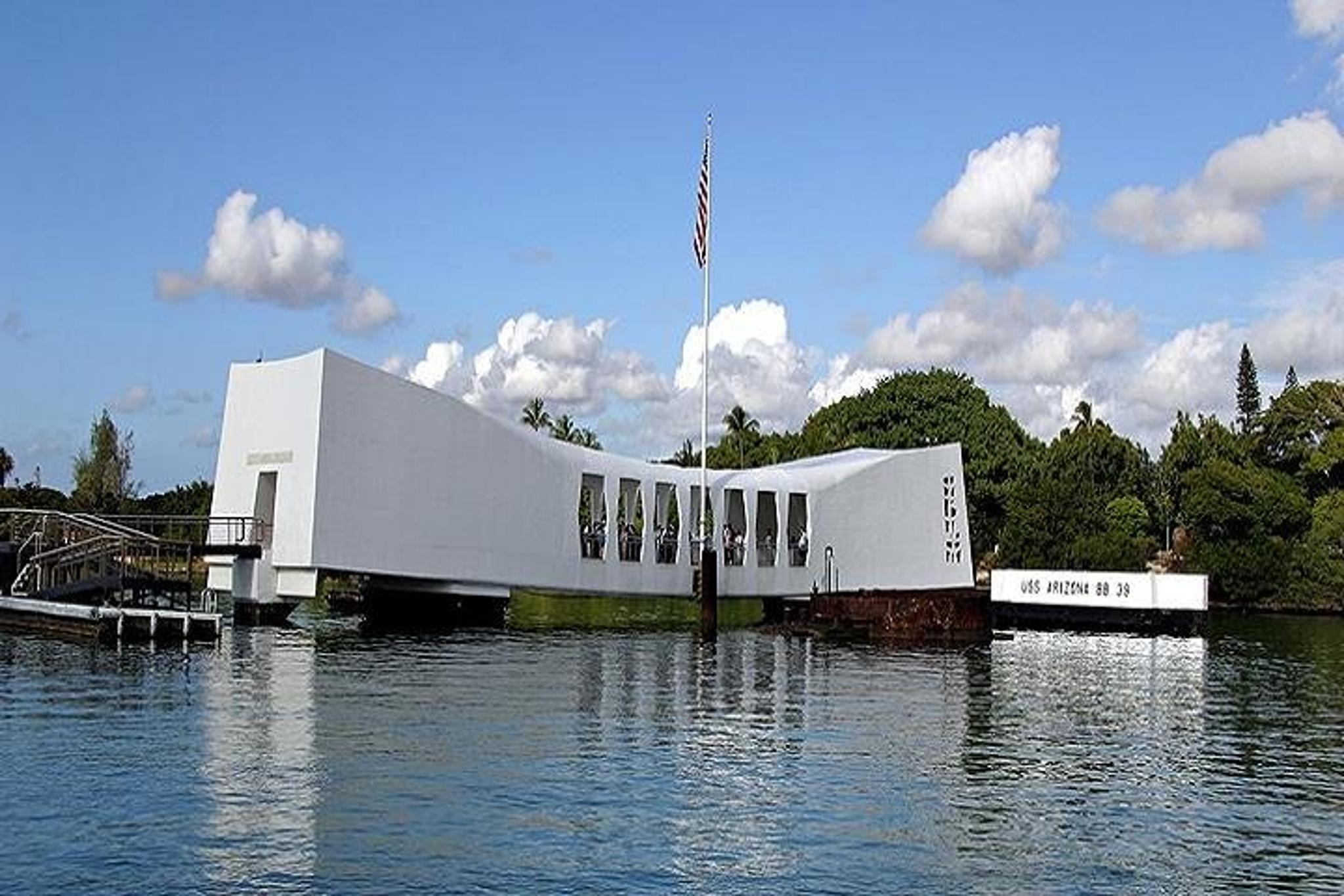 Honolulu City and Pearl Harbor Tour from Maui - Image 2