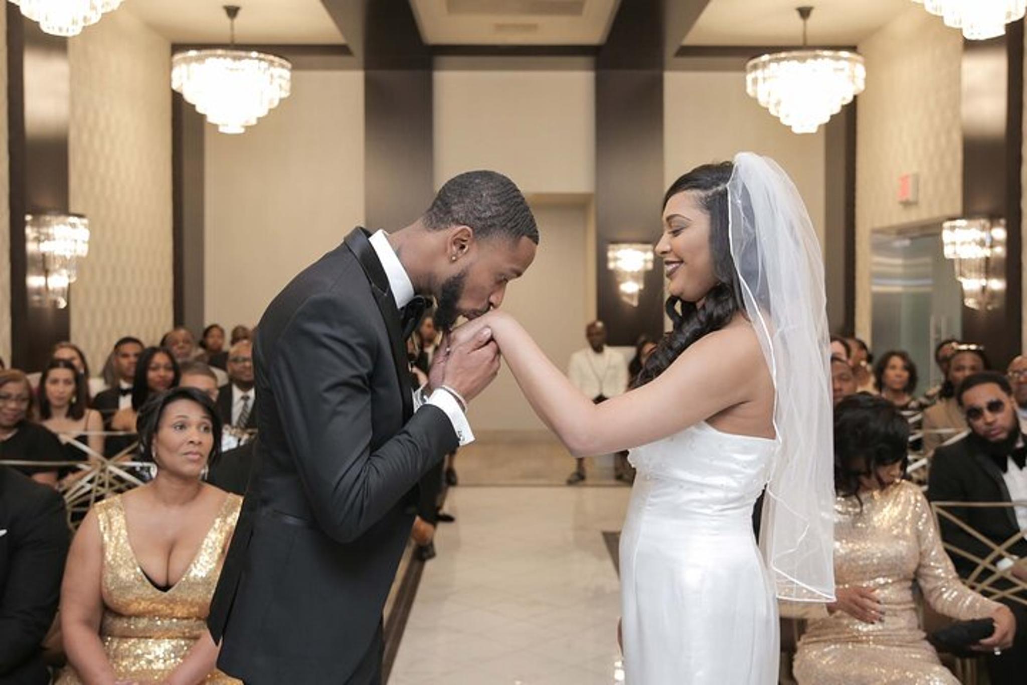 Las Vegas Wedding Package in Victorian Chapel 90 min - Image 1