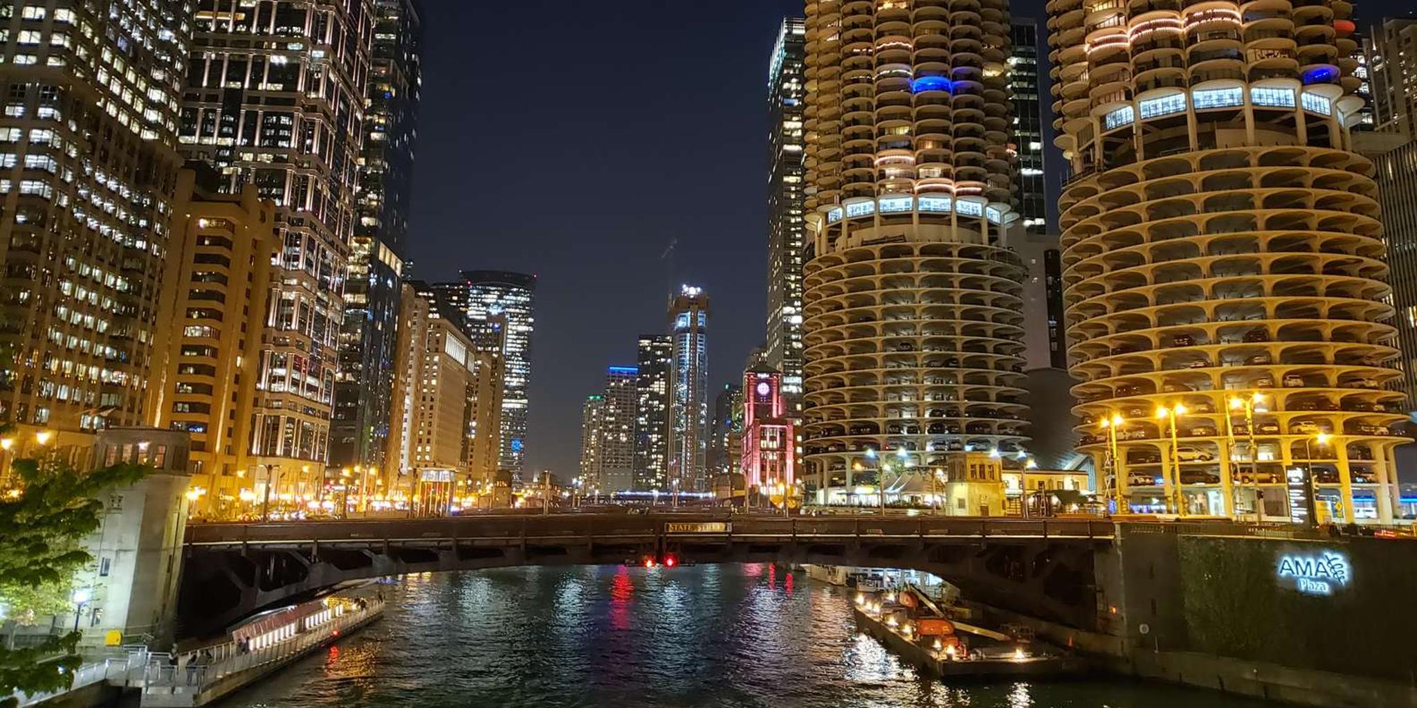 Chicago Nighttime River and Lake Cruise - Image 3