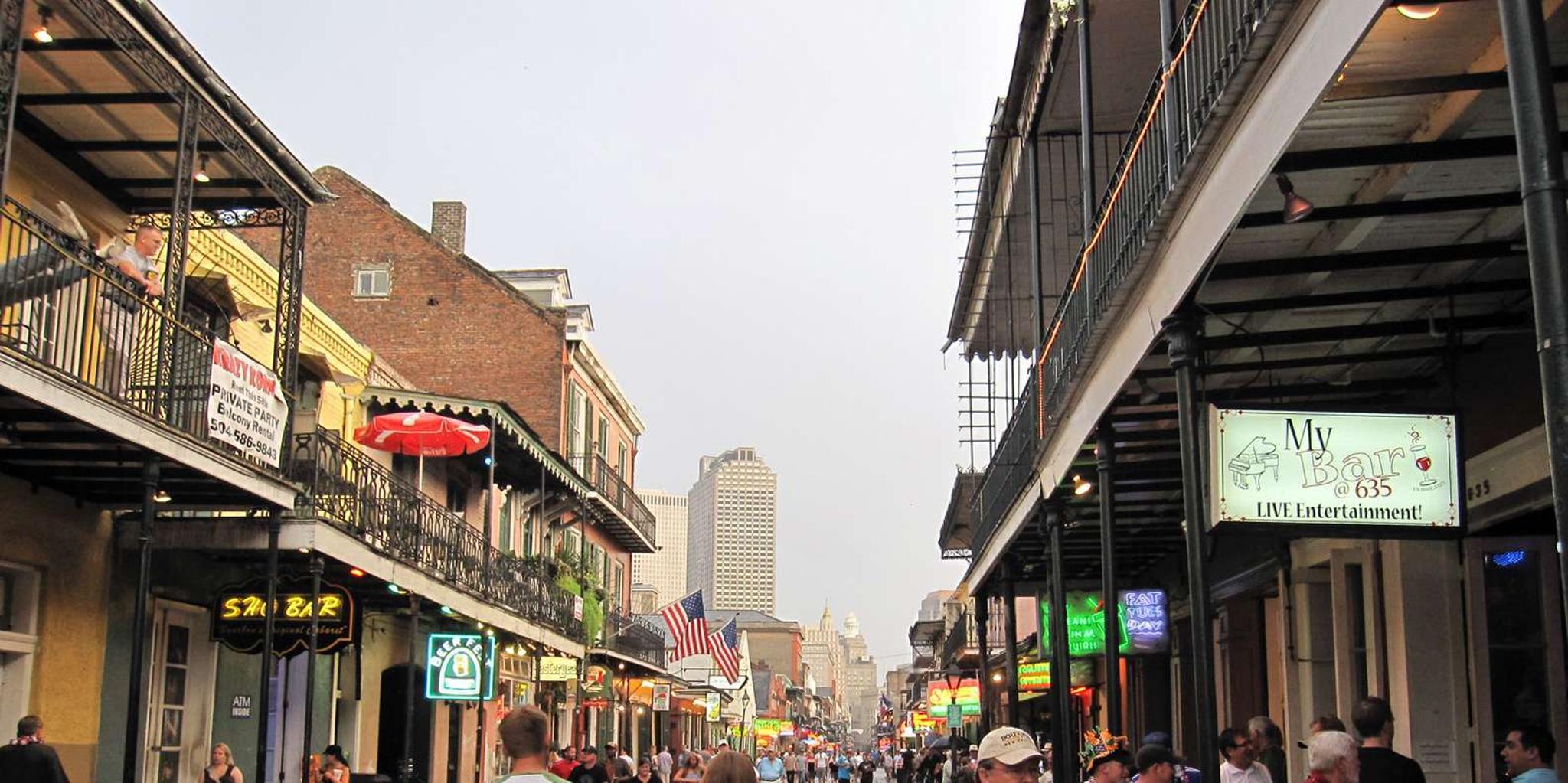 New Orleans City & Cemetery Tour by Minibus - Image 6