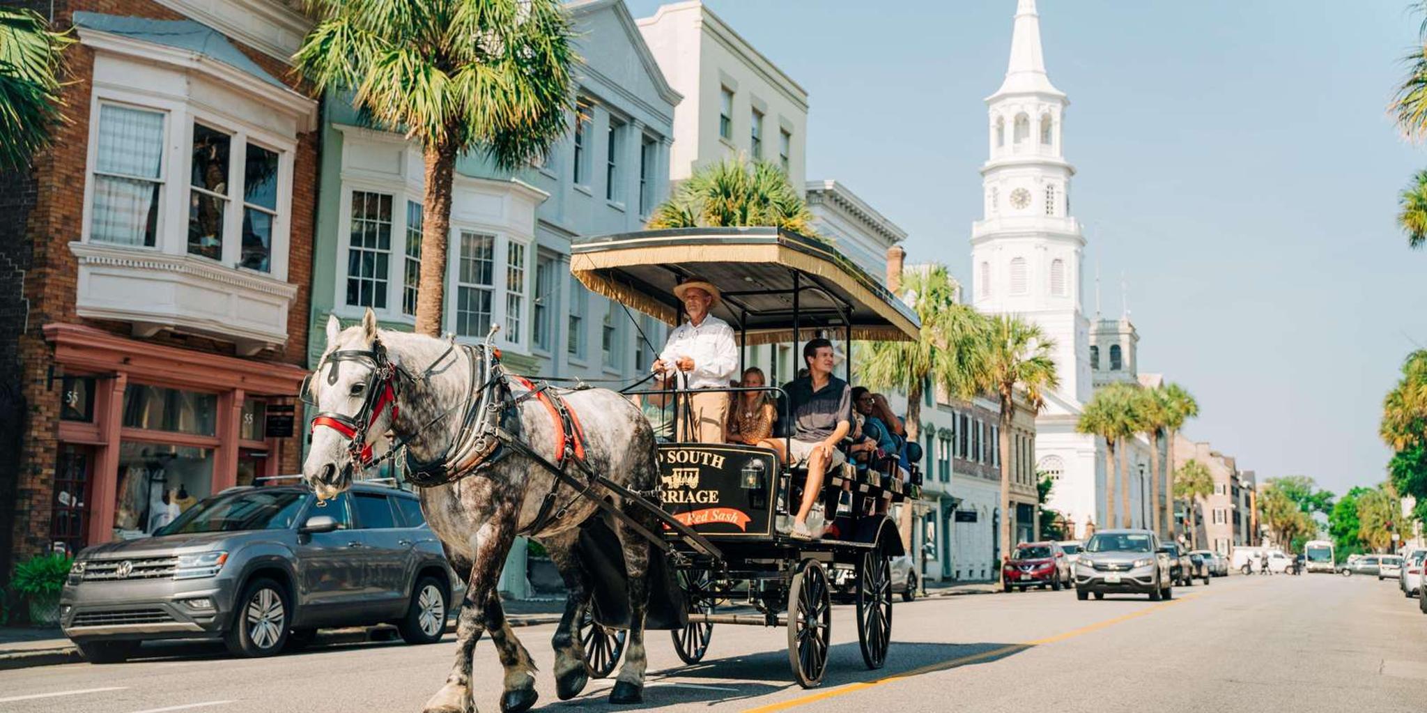Charleston Day Trip with Boone Hall & Harbor Cruise