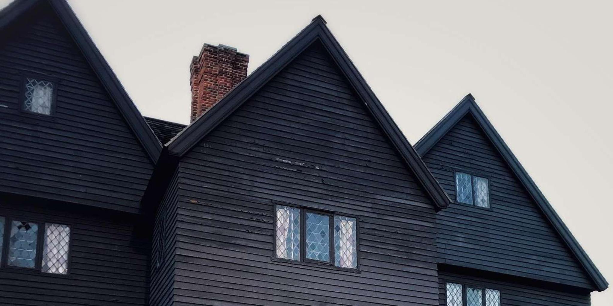 Salem Mysteries and Murders Night Walking Tour - Image 6