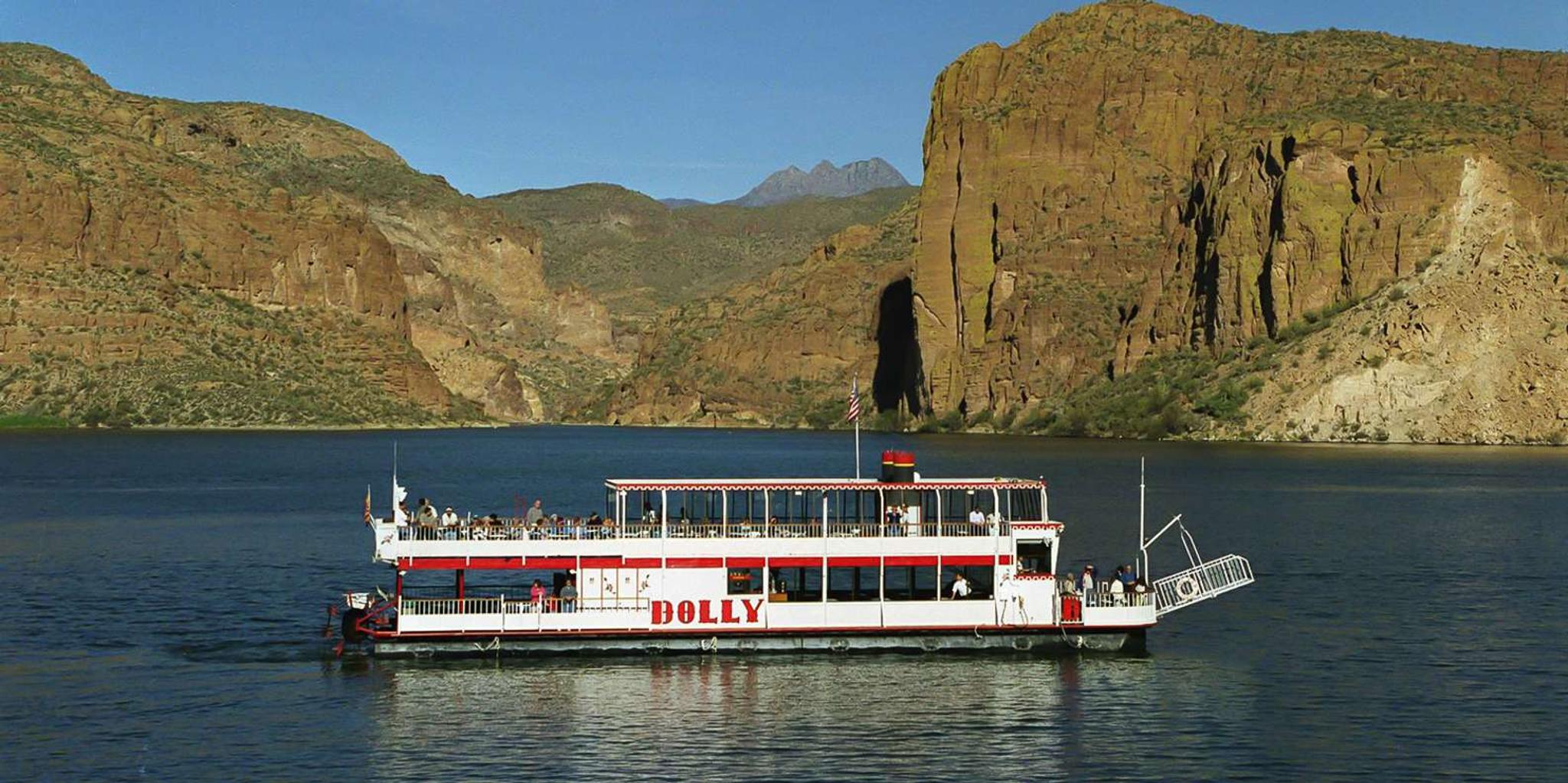 Phoenix Apache Trail and Dolly Steamboat Tour