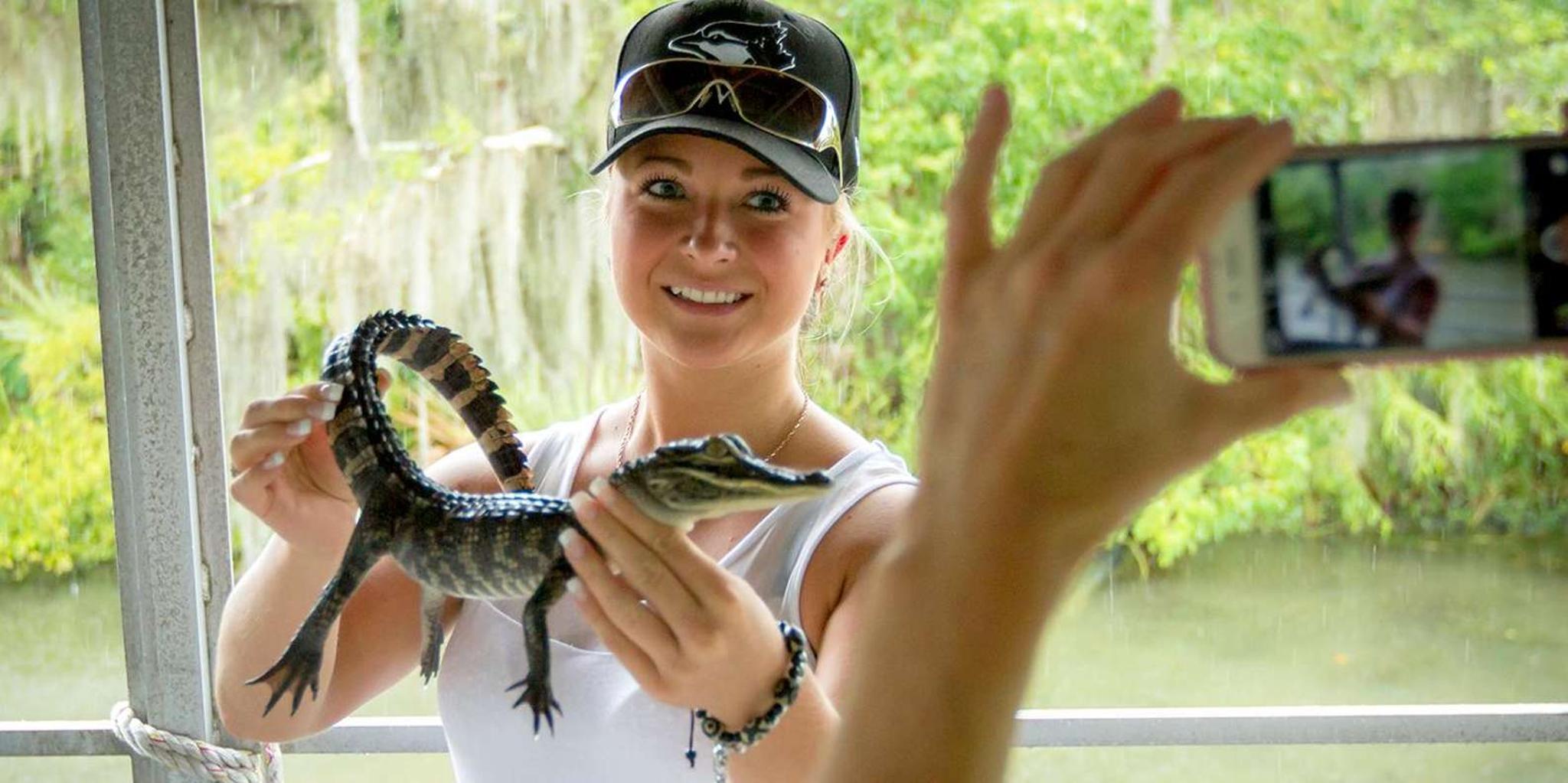 New Orleans Swamp Boat and Oak Alley Plantation Tour - Image 3