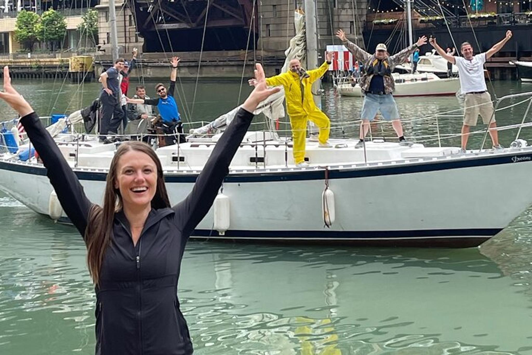 Chicago River Yoga Walk Tour 90 min - Image 3