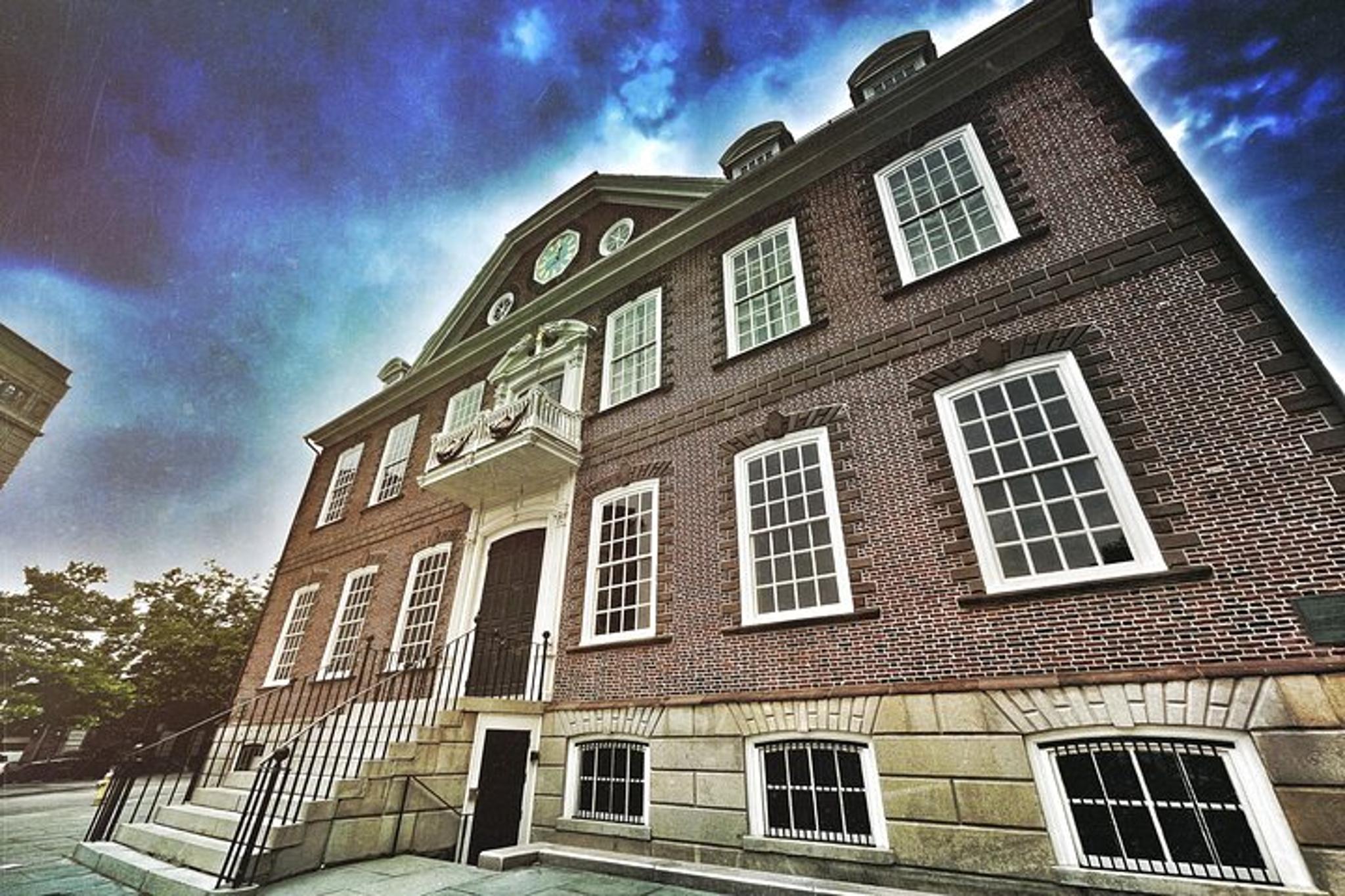 Newport Ghost Tour: Seaside Hauntings 1 hr - Image 2