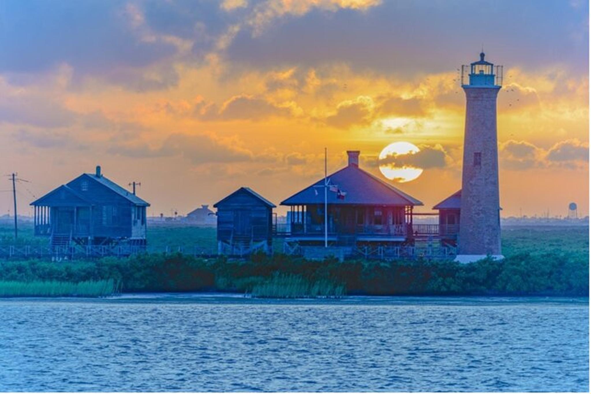 Port Aransas Dolphin Watch and Sunset Boat Tour - Image 2