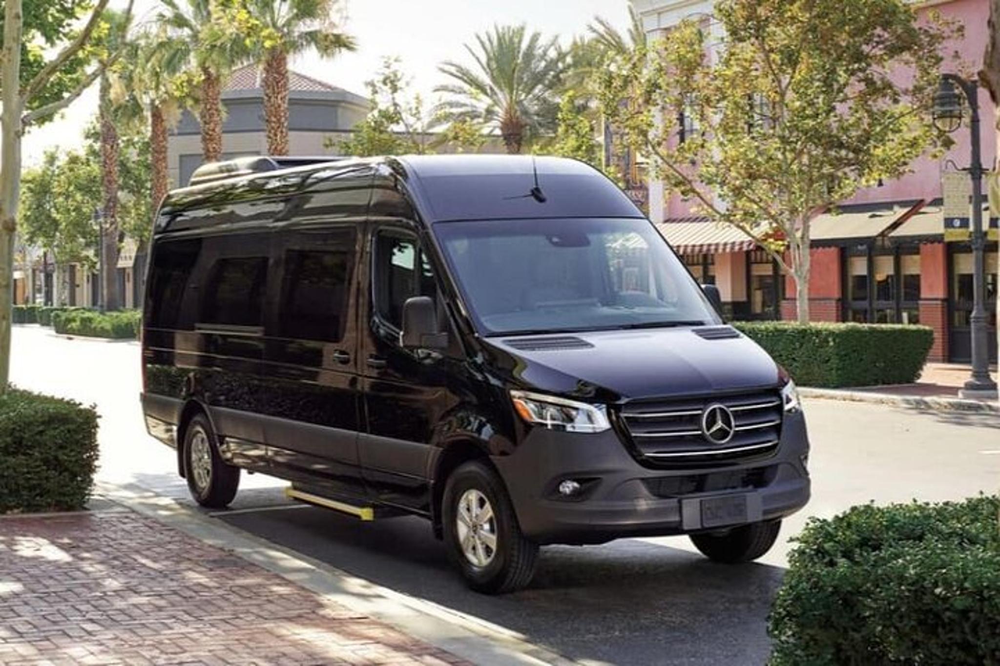 Philadelphia Minibus Transfer to PHL Airport - Image 4