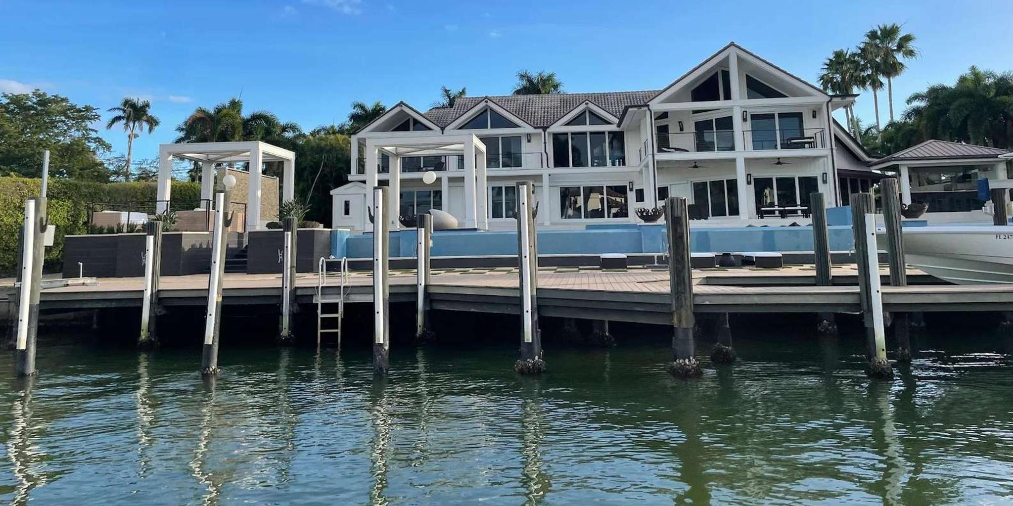 Naples Tiki Boat Cruise and Canal Tour - Image 5